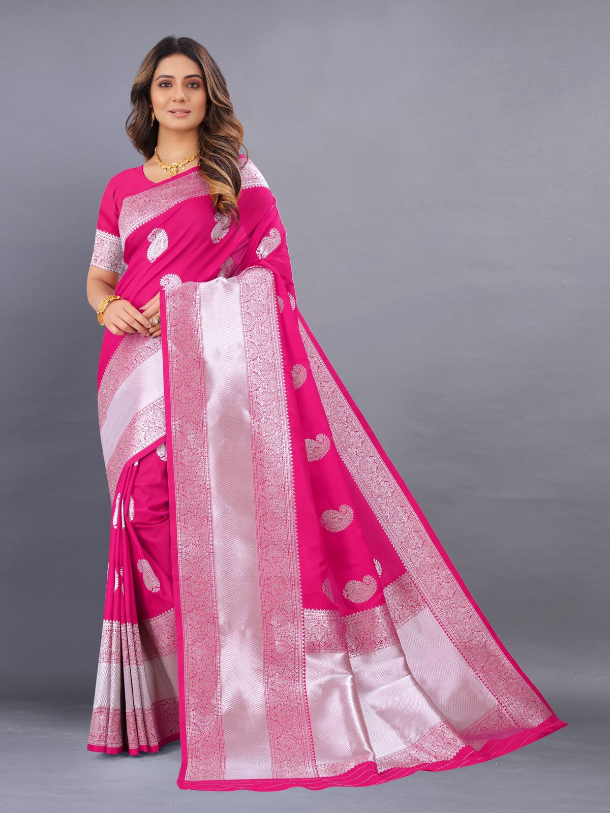 Proficient Pink Banarasi Silk Saree With Fantabulous Blouse Piece