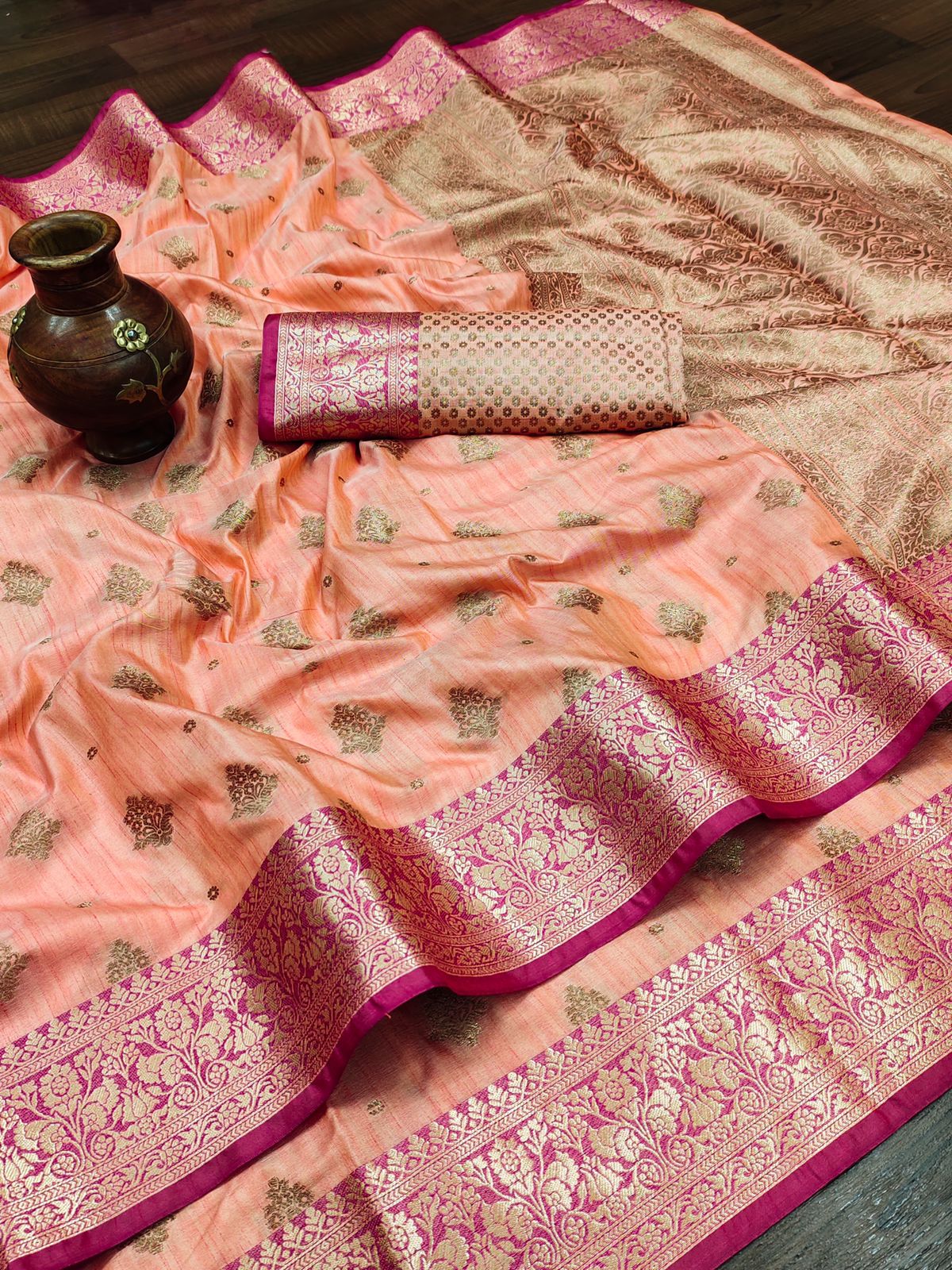 Scintillating Peach Banarasi Silk Saree With Elaborate Blouse Piece