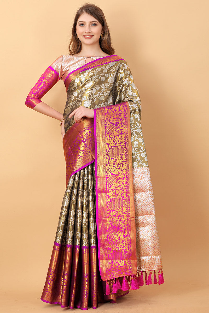 Appealing Black Kanjivaram Silk Saree With Invaluable Blouse Piece