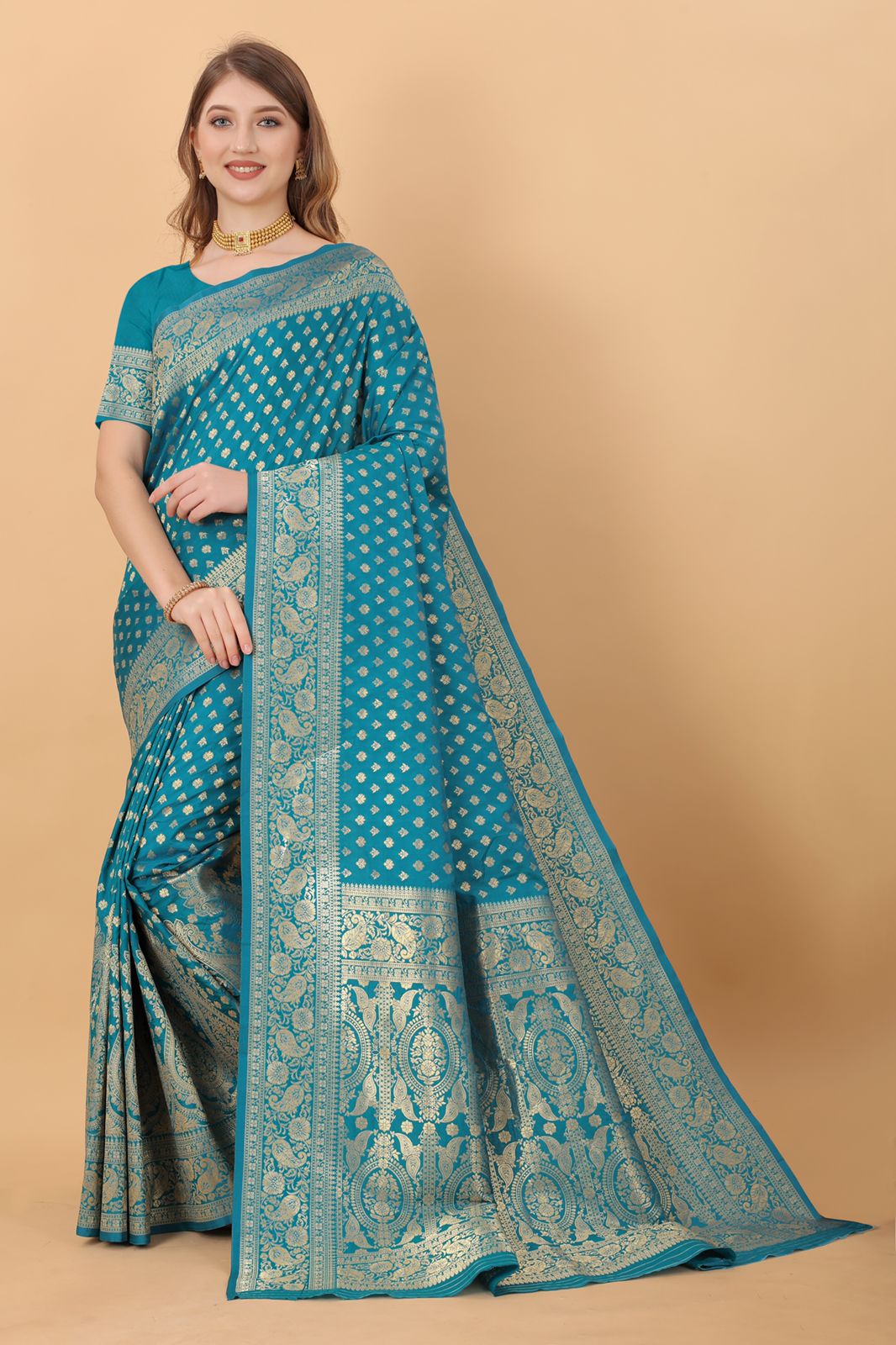 Exemplary Firozi Banarasi Silk Saree With Enigmatic Blouse Piece