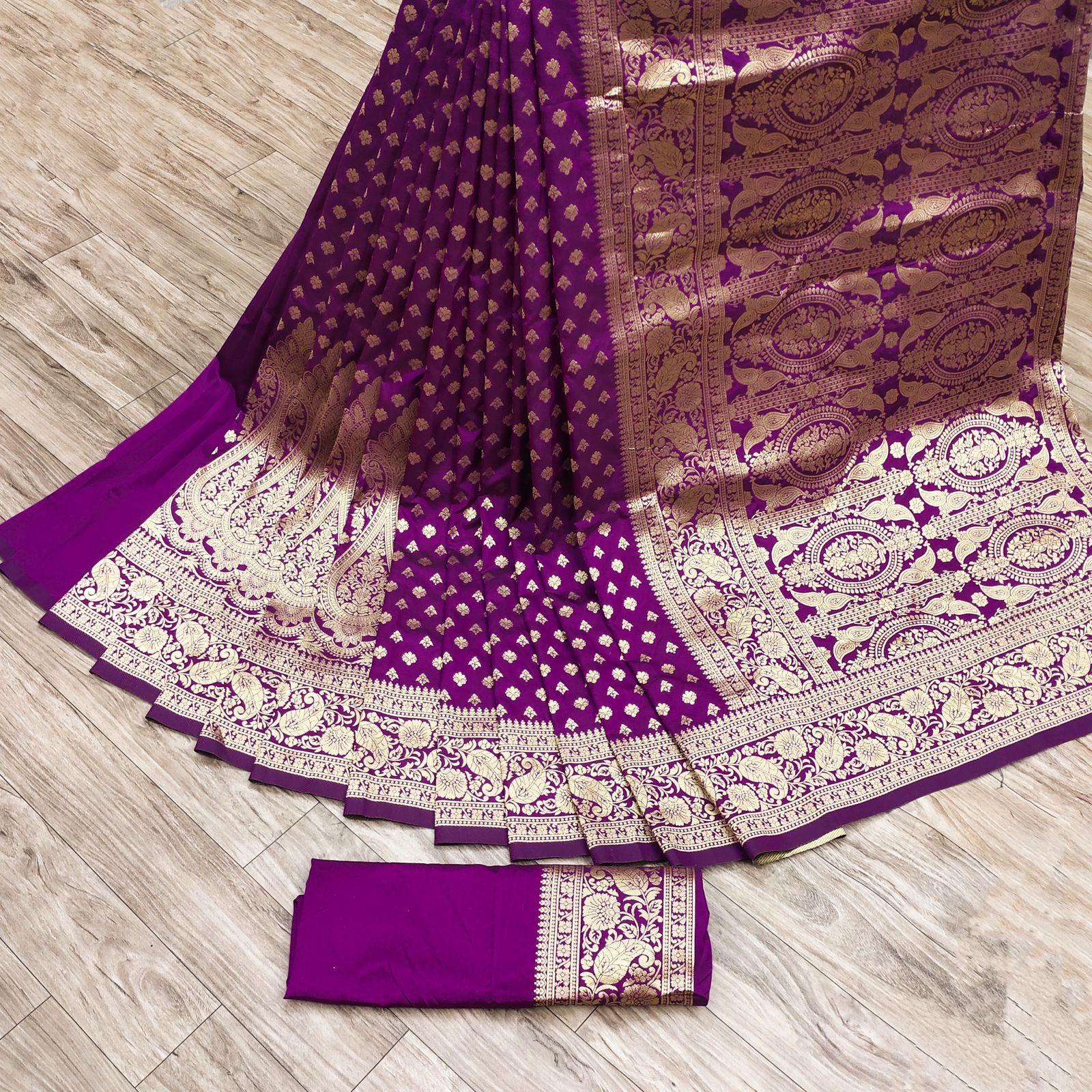 Radiant Purple Banarasi Silk Saree With Resplendent Blouse Piece