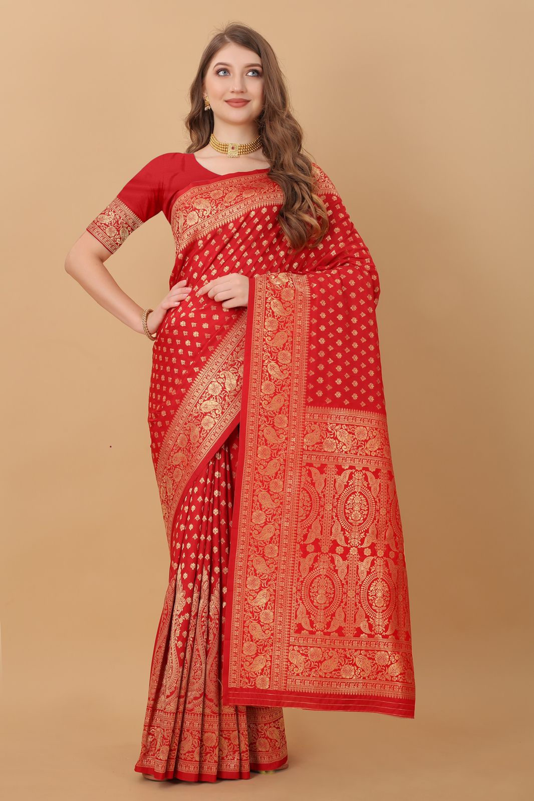 Pulsating Red Banarasi Silk Saree With Unequalled Blouse Piece