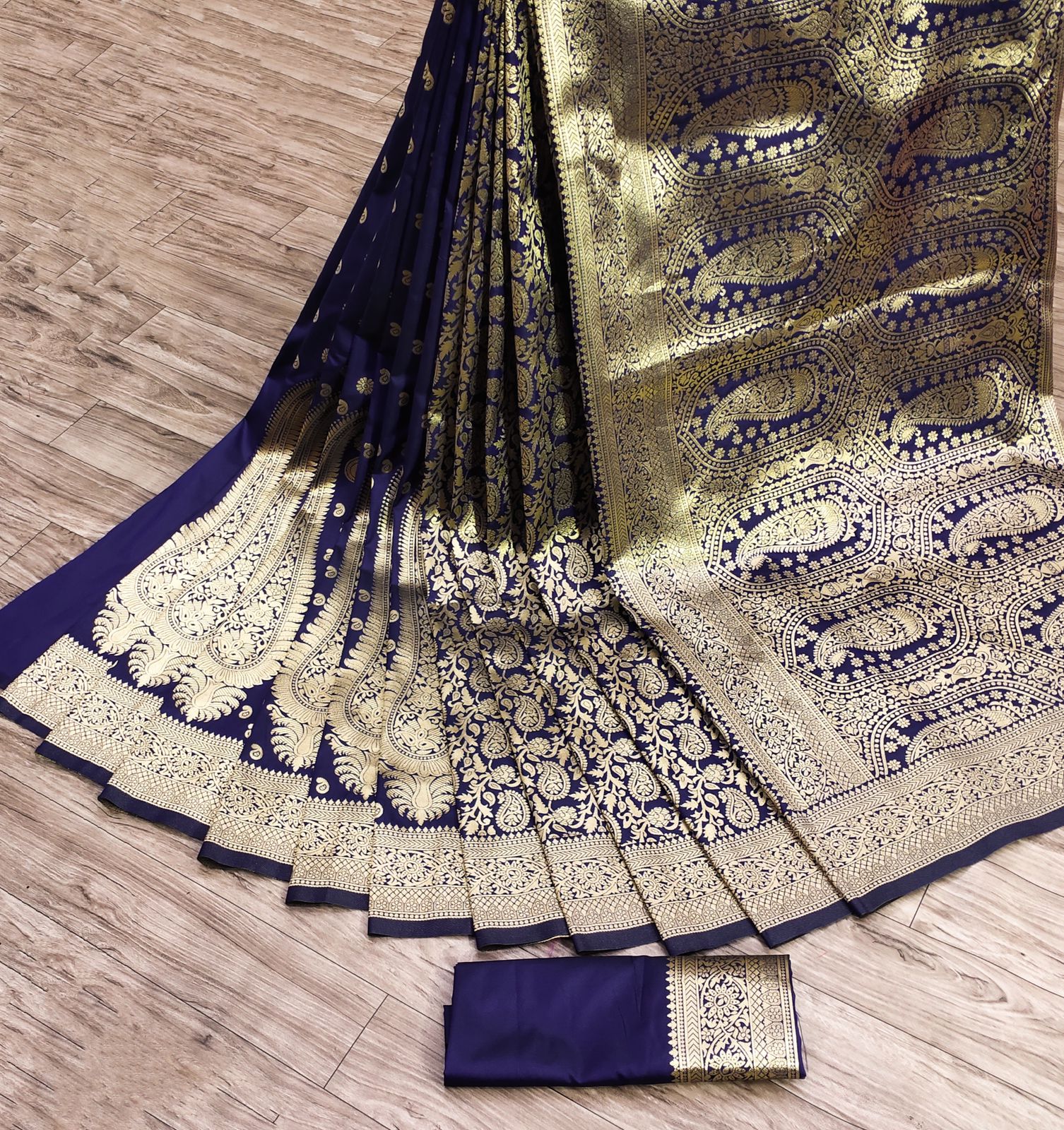 Ebullience Navy Blue Banarasi Silk Saree With Propinquity Blouse Piece