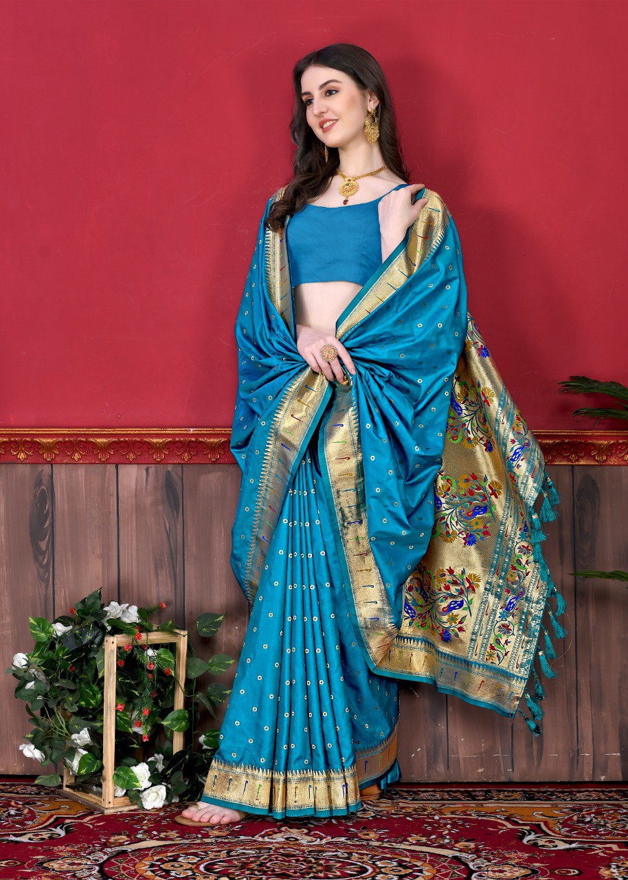 Snazzy Firozi Paithani Silk Saree With Vestigial Blouse Piece