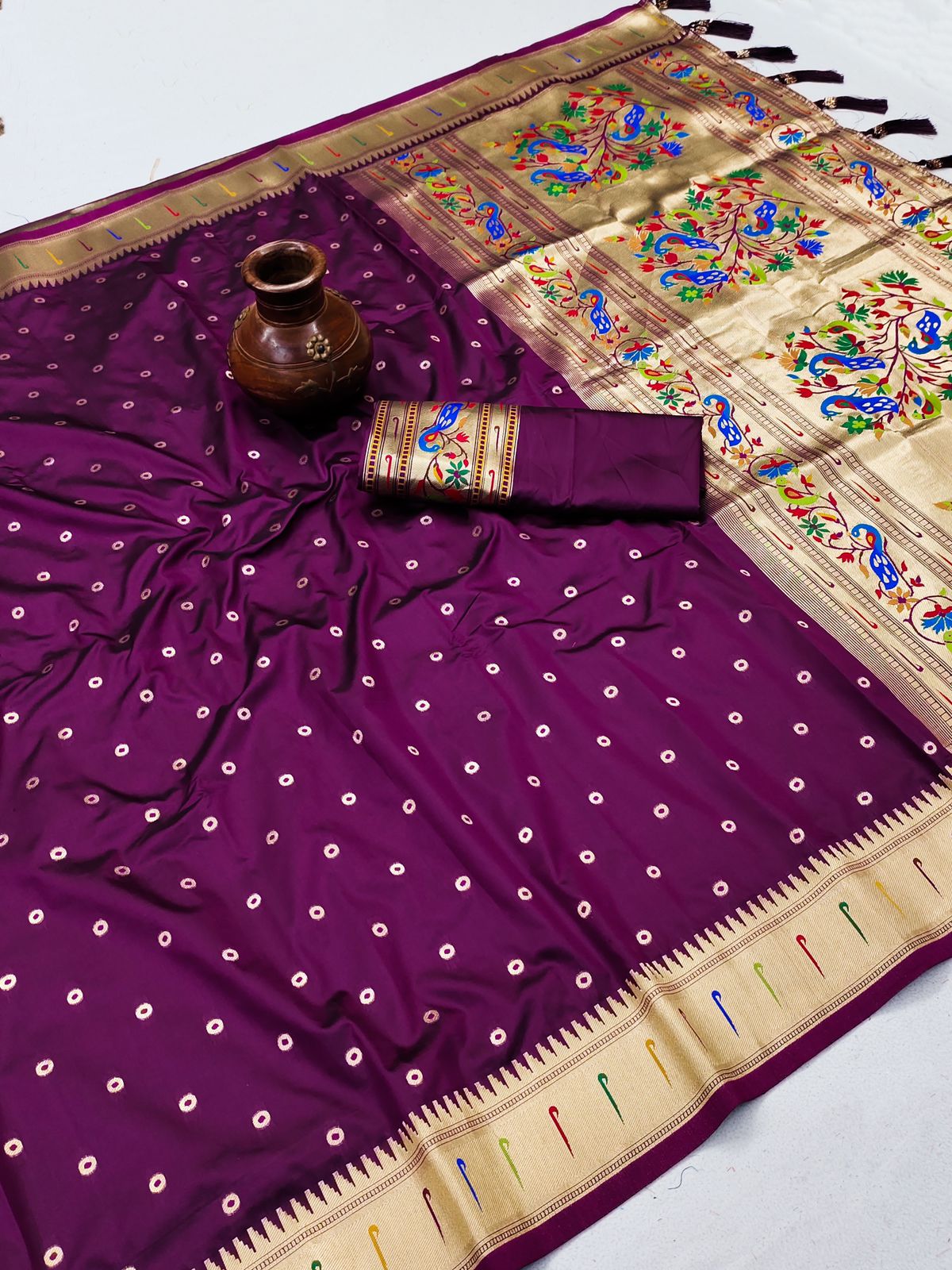 Amiable Purple Paithani Silk Saree With Surreptitious Blouse Piece