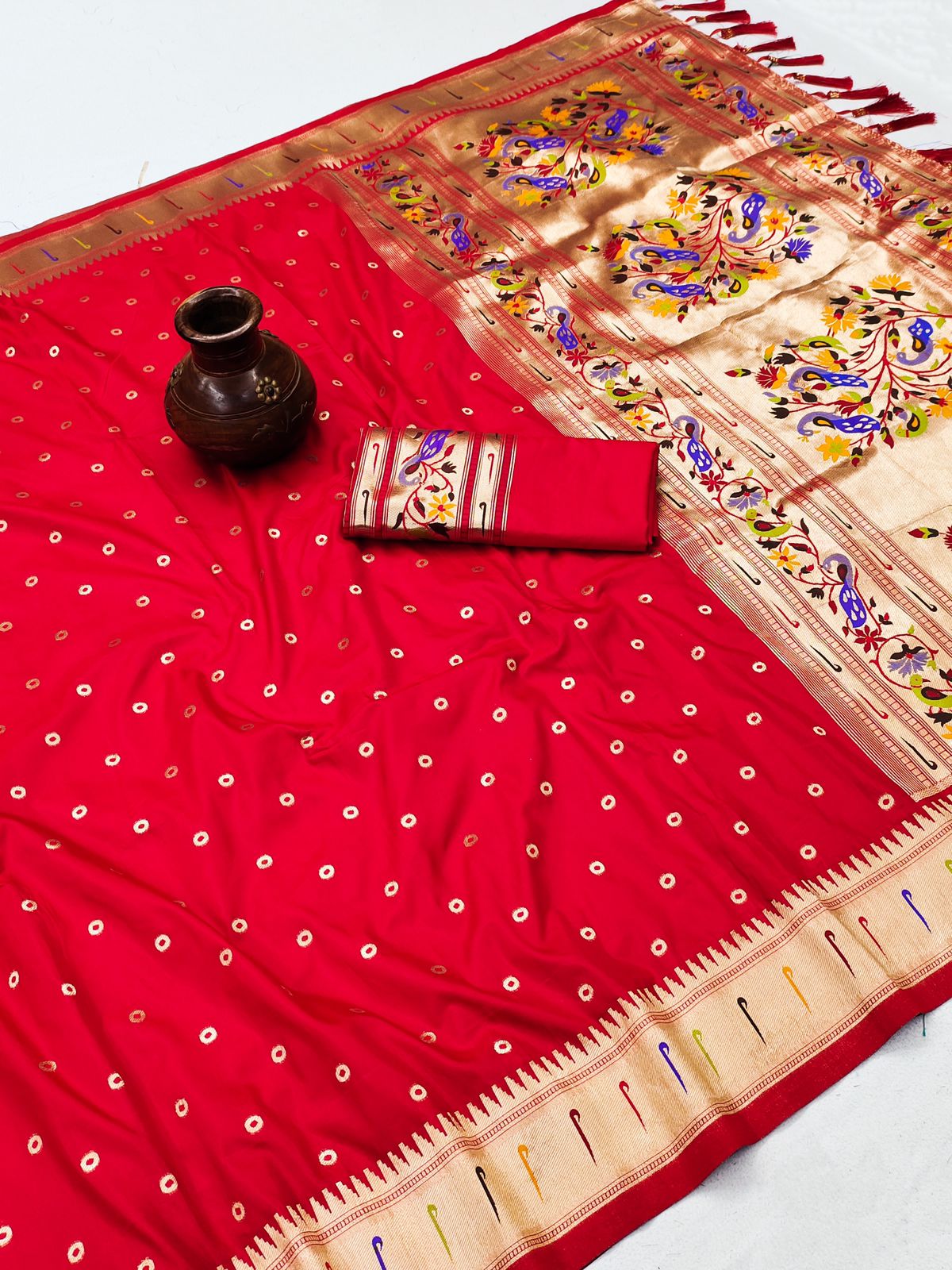 Splendiferous Red Paithani Silk Saree With Serendipity Blouse Piece