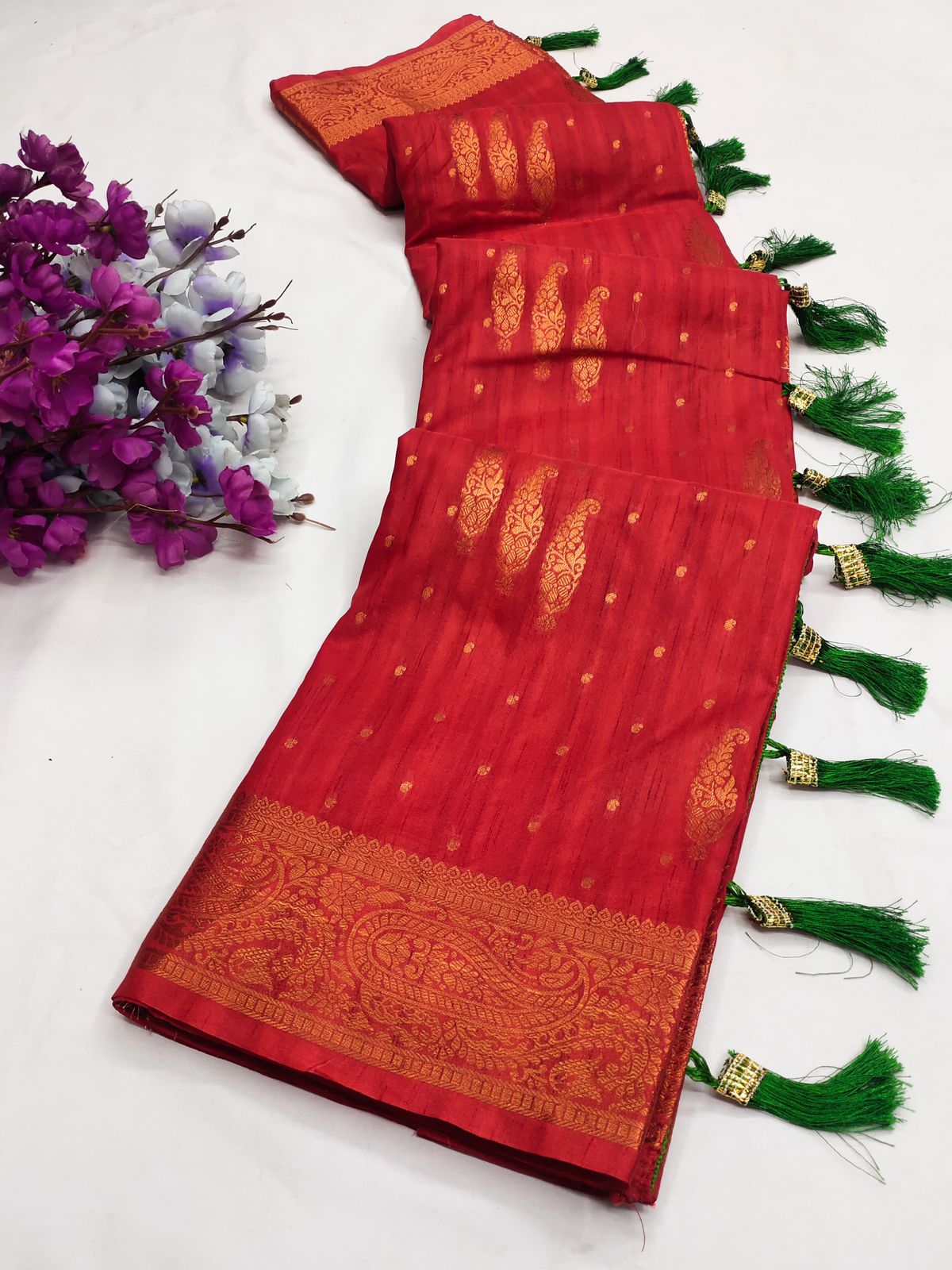 Comely Red Soft Banarasi Silk Saree With Embrocation Blouse Piece