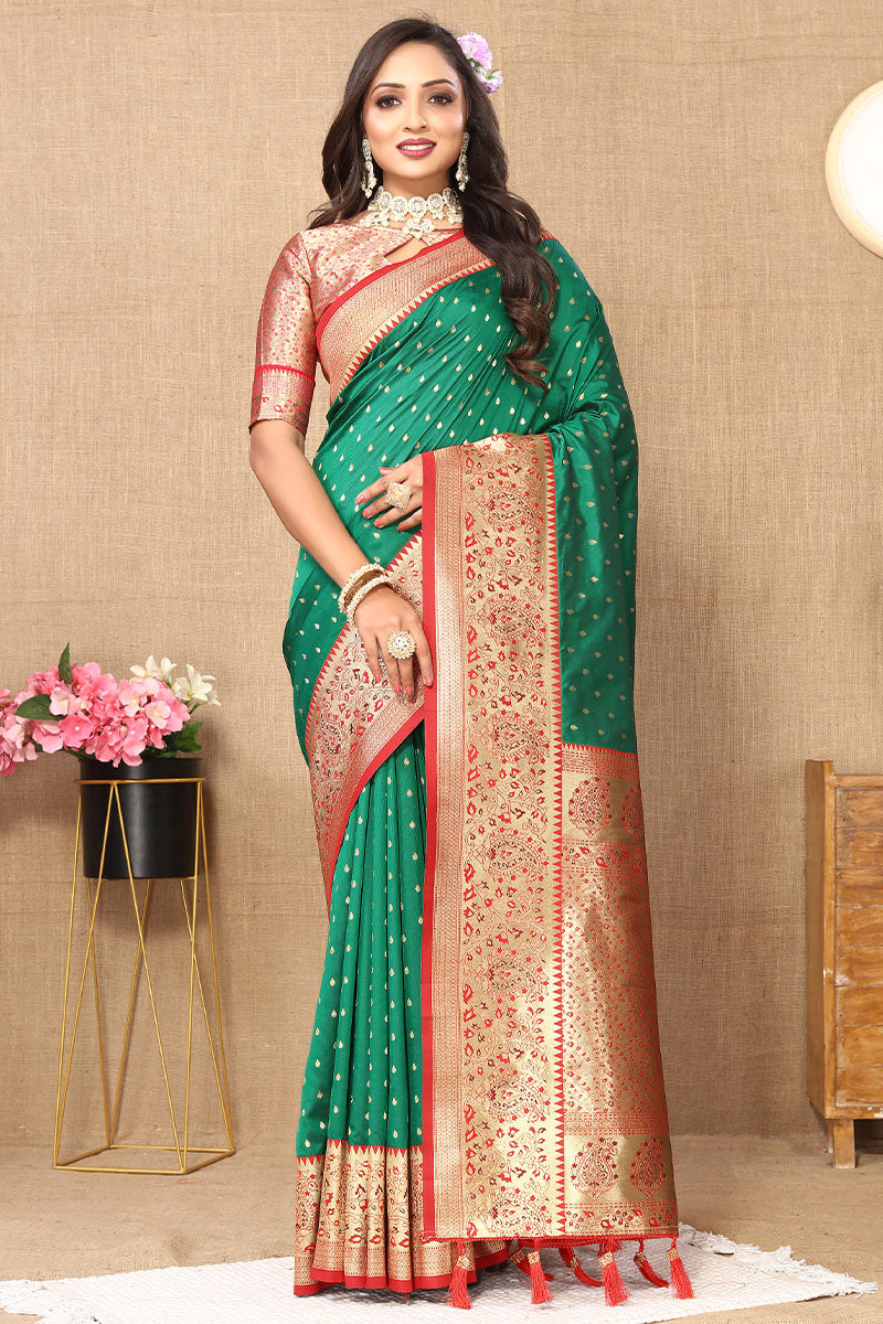 Invaluable Green Soft Banarasi Silk Saree With Hypnotic Blouse Piece