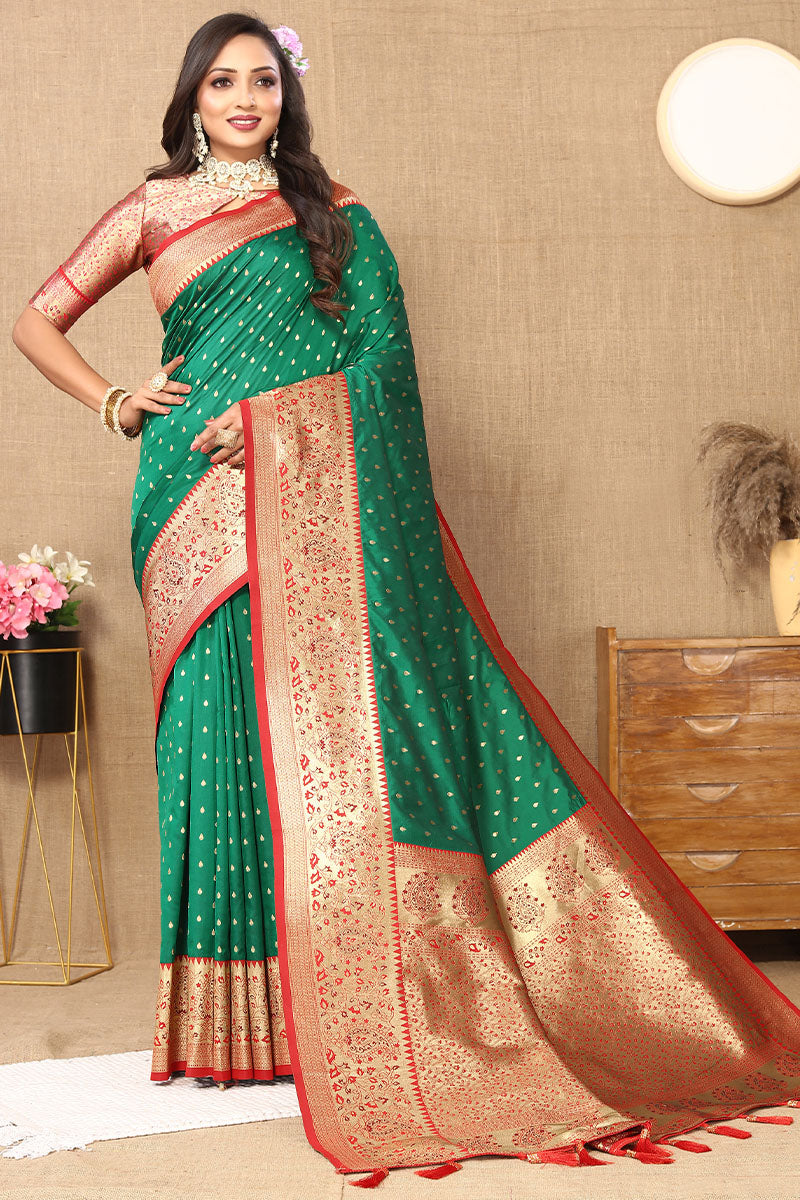 Invaluable Green Soft Banarasi Silk Saree With Hypnotic Blouse Piece