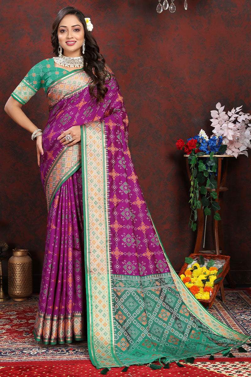 Alluring Purple Soft Banarasi Silk Saree With Smart Blouse Piece