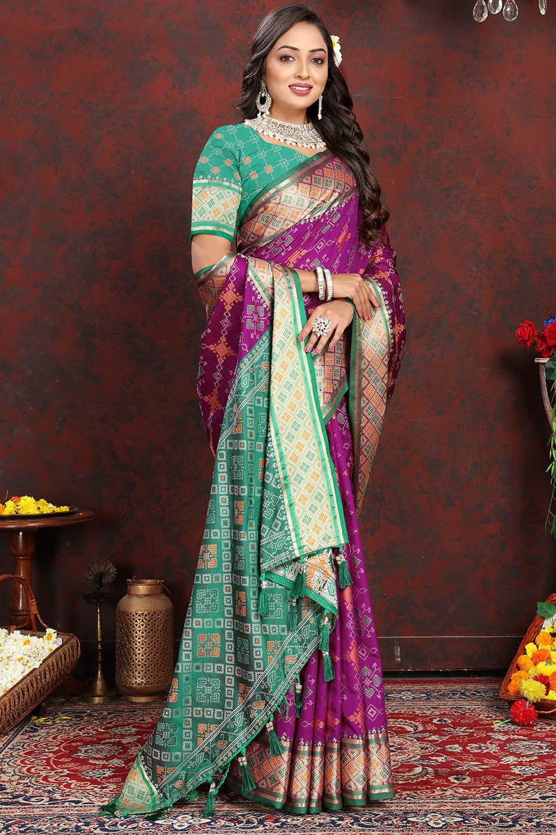 Alluring Purple Soft Banarasi Silk Saree With Smart Blouse Piece