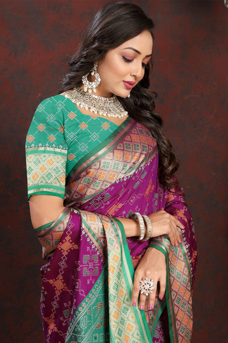 Alluring Purple Soft Banarasi Silk Saree With Smart Blouse Piece