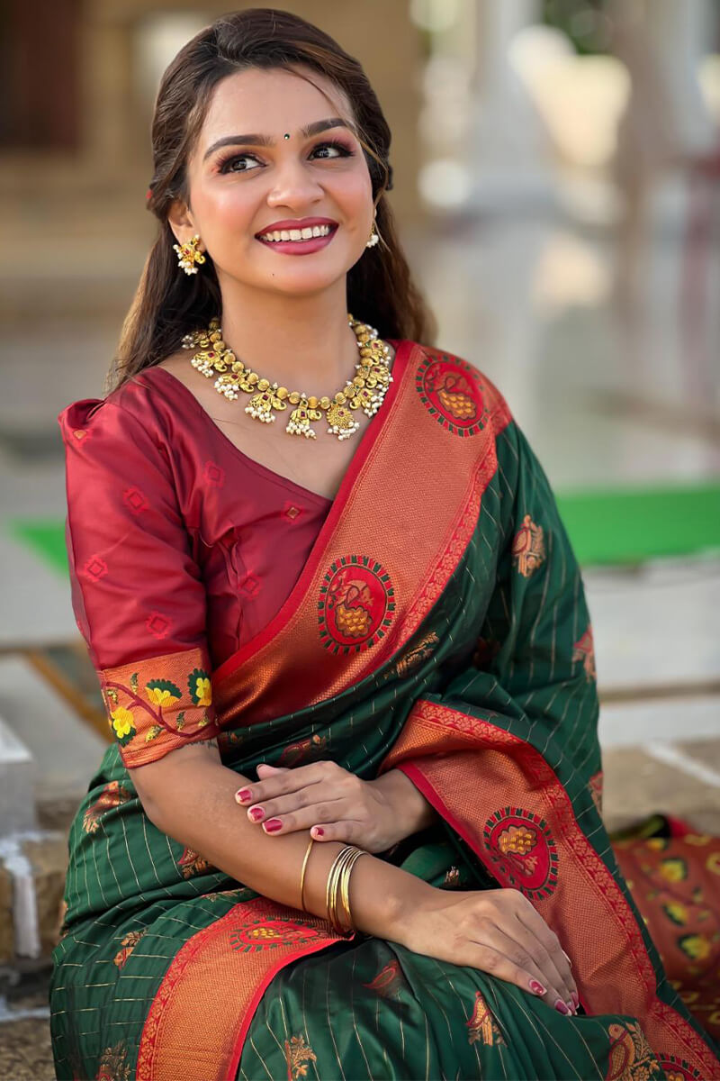 Ebullience Dark Green Paithani Silk Saree With Propinquity Blouse Piece