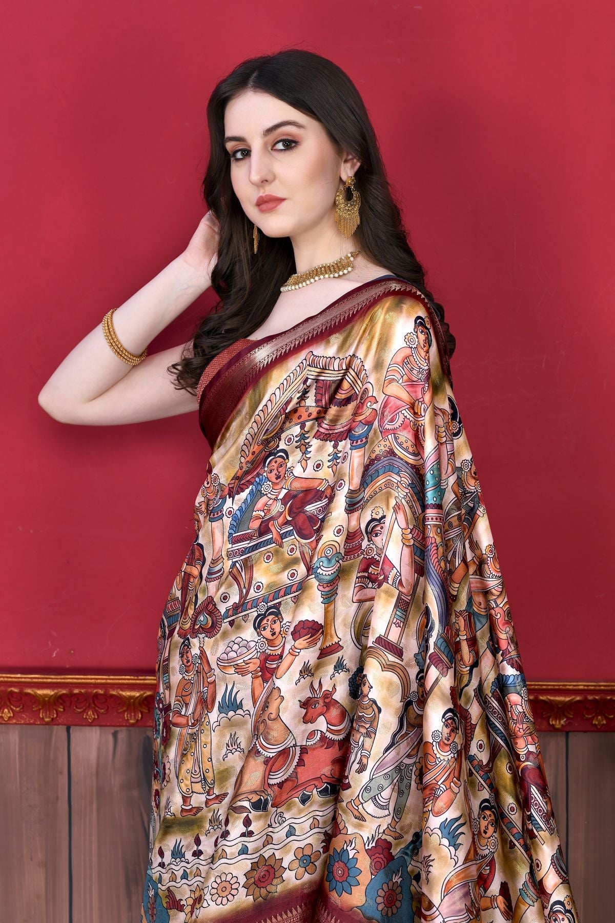 Mesmerising Beige Kalamkari Printed Saree With Pretty Blouse Piece