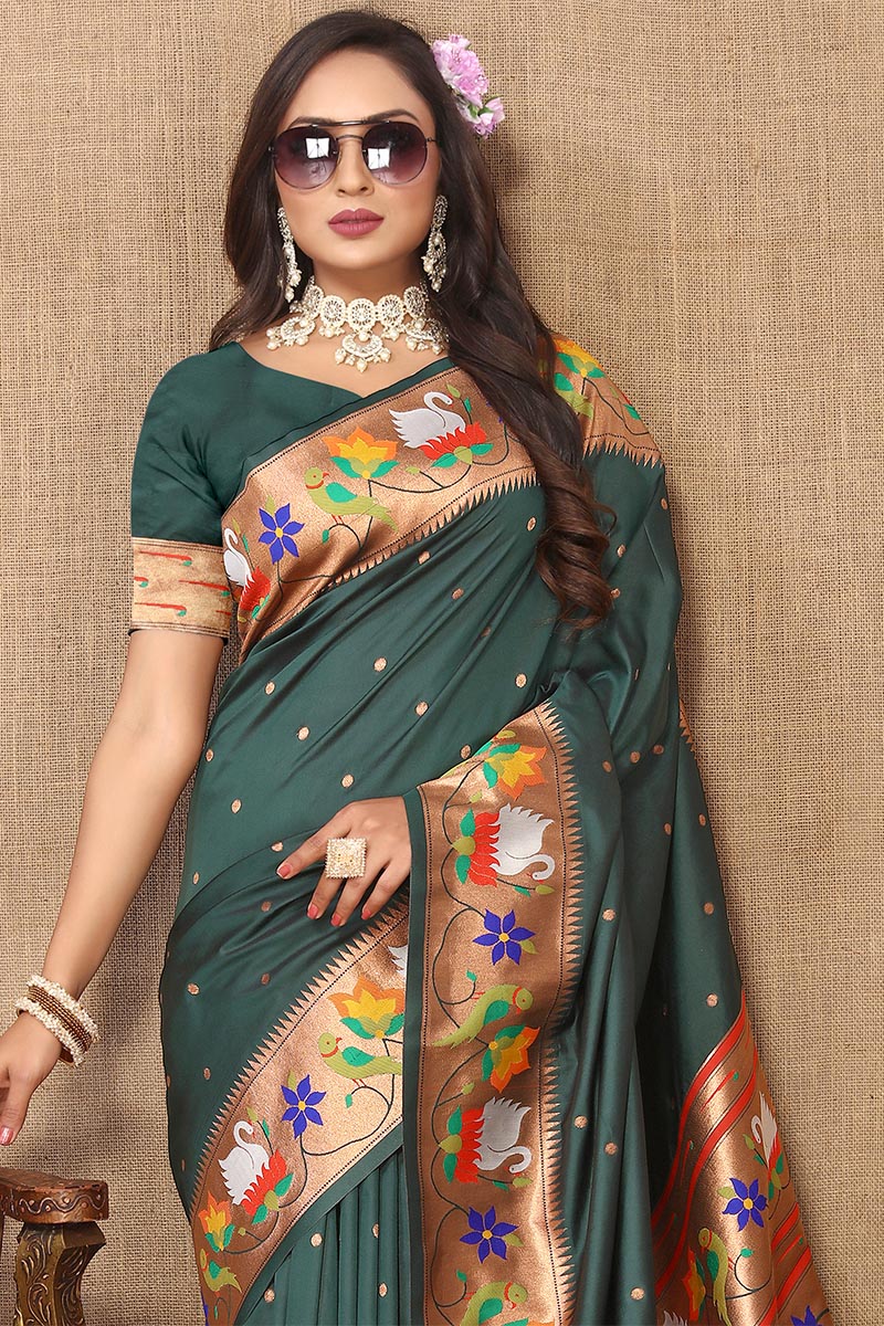 Flameboyant Dark Green Paithani Silk Saree With Beauteous Blouse Piece