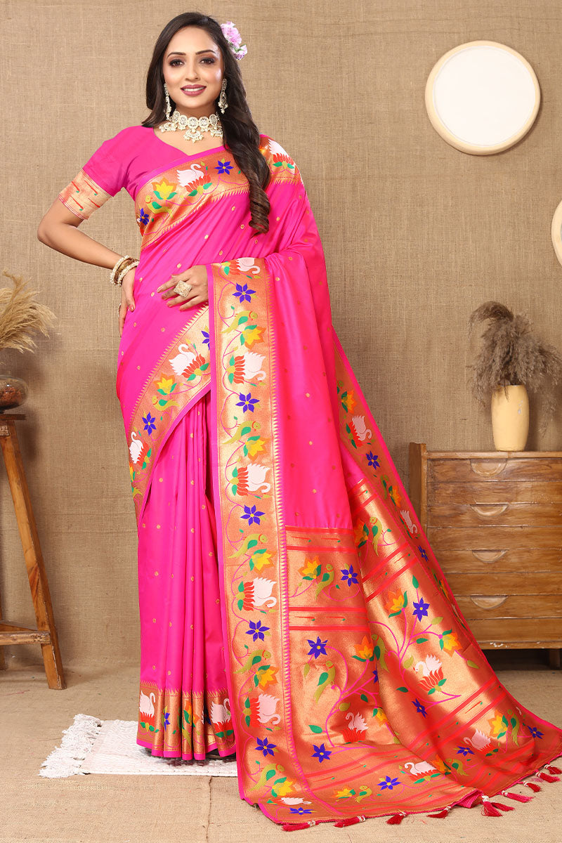 Preferable Magenta Paithani Silk Saree With Engrossing Blouse Piece