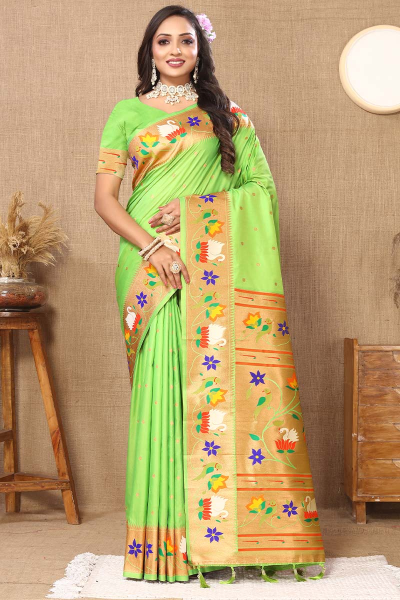 Mesmeric Parrot Paithani Silk Saree With Blooming Blouse Piece