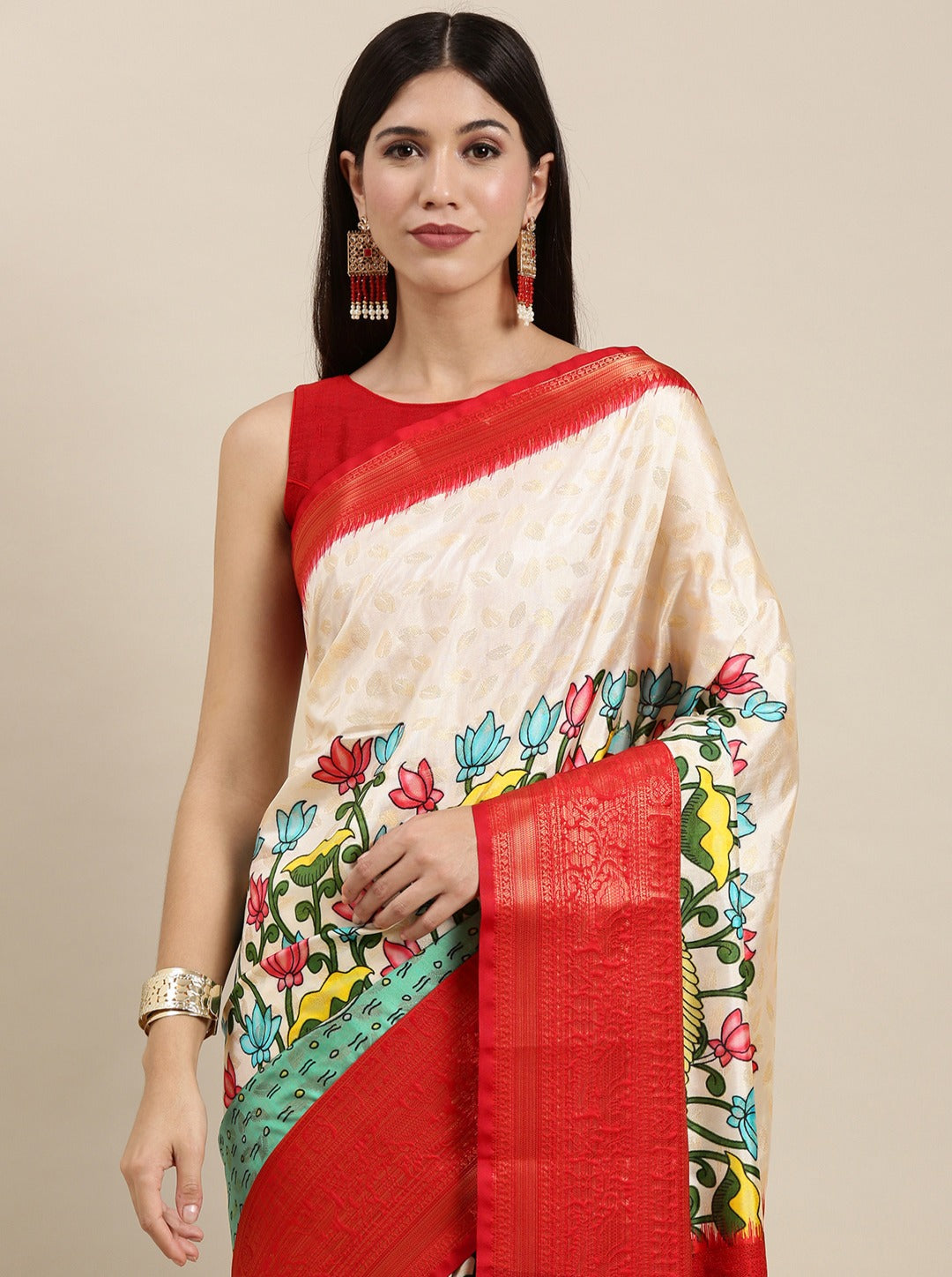 Intricate Beige Kalamkari Printed Saree With Capricious Blouse Piece