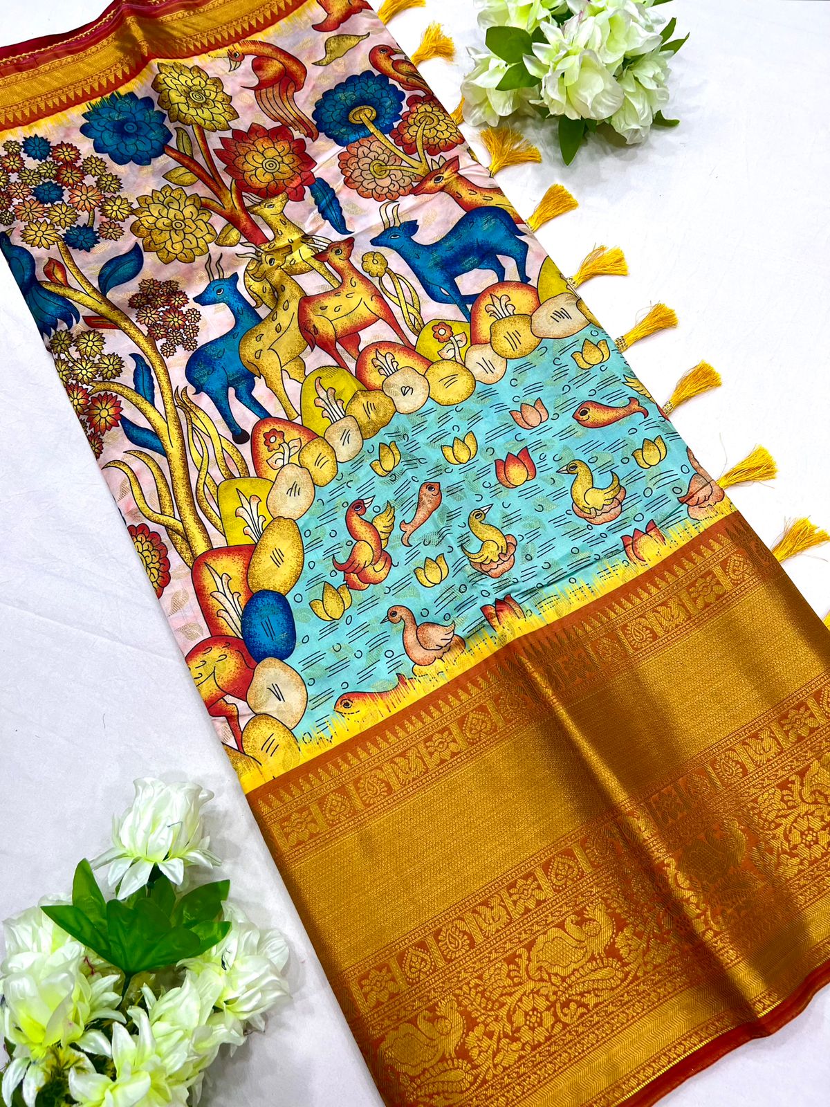 Girlish Beige Kalamkari Printed Saree With Stylish Blouse Piece