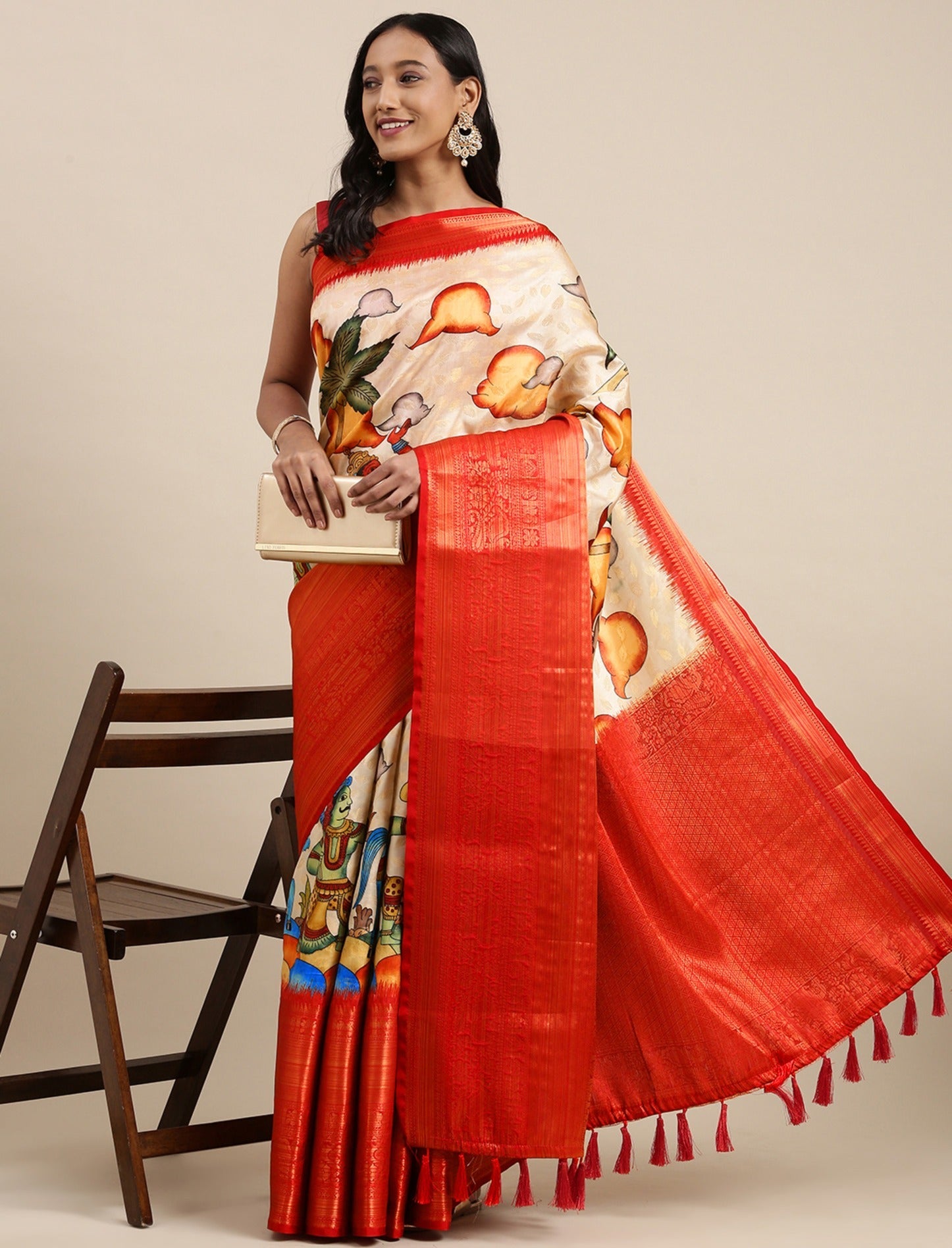 Glowing Beige Kalamkari Printed Saree With Alluring Blouse Piece