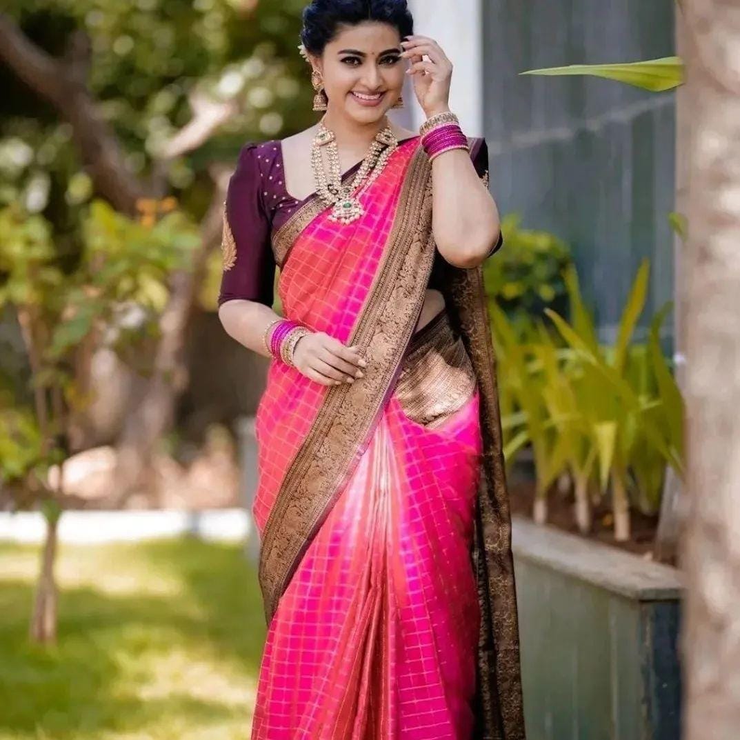 Angelic Pink Soft Silk Saree With Comely Blouse Piece