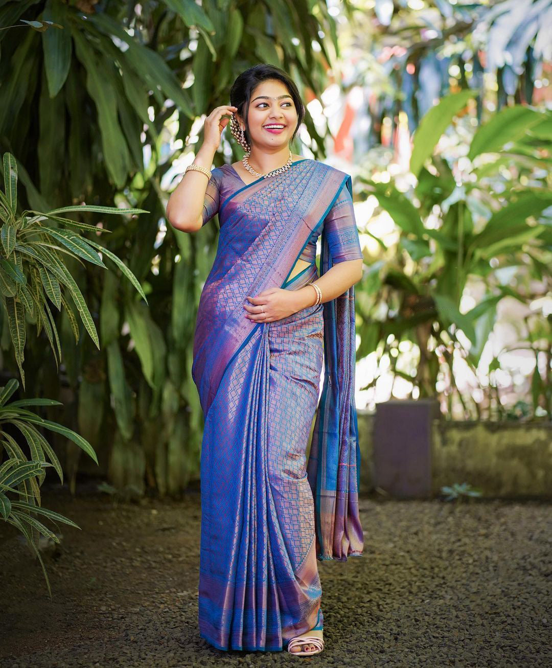 Desuetude Blue Soft Silk Saree With Dissemble Blouse Piece