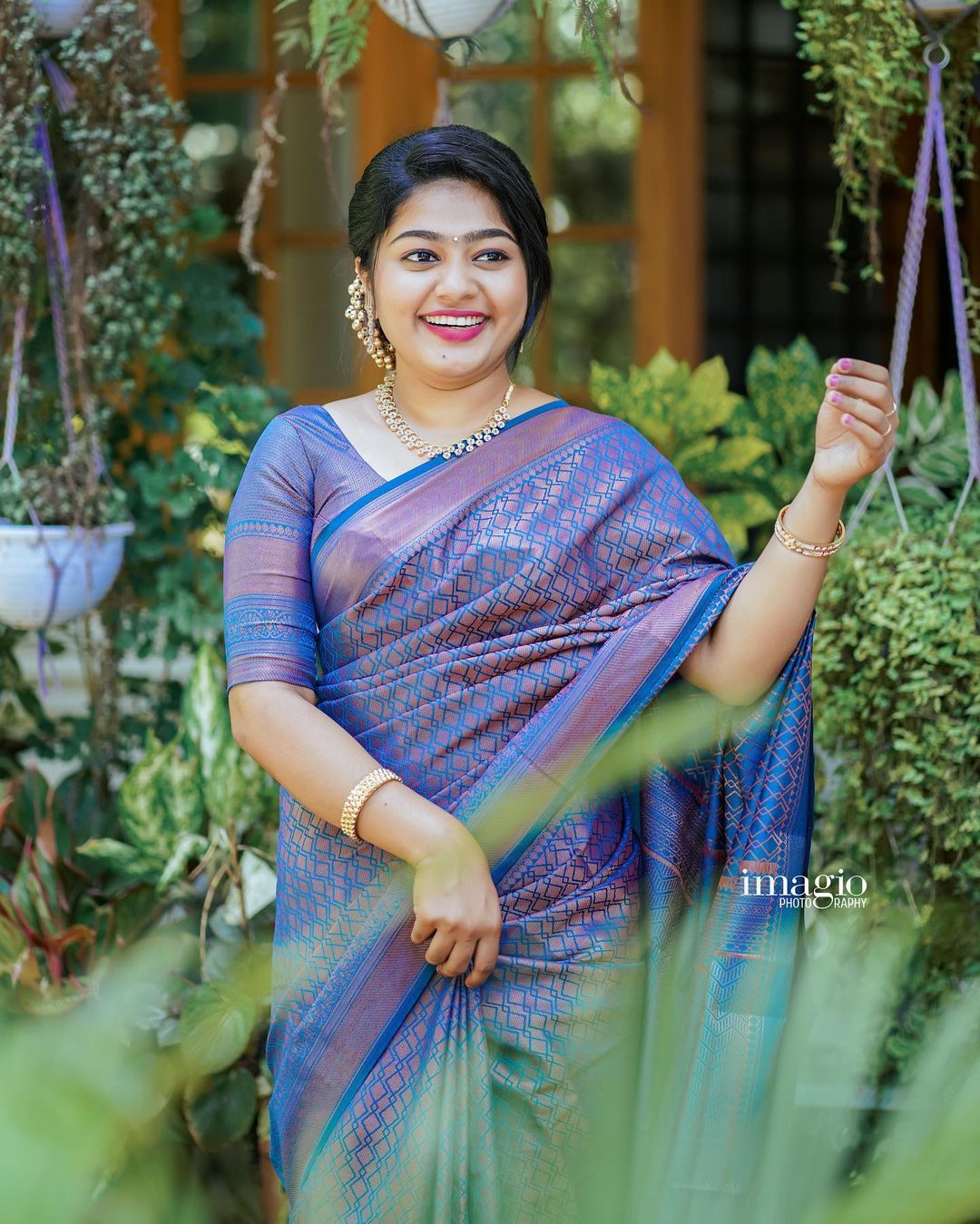 Desuetude Blue Soft Silk Saree With Dissemble Blouse Piece