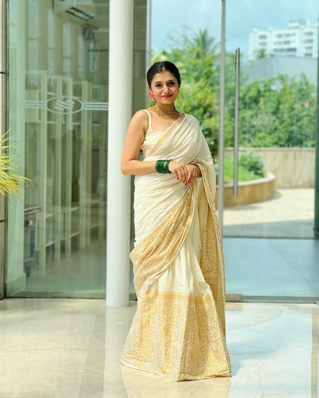 Panoply White Soft Silk Saree With Quintessential Blouse Piece