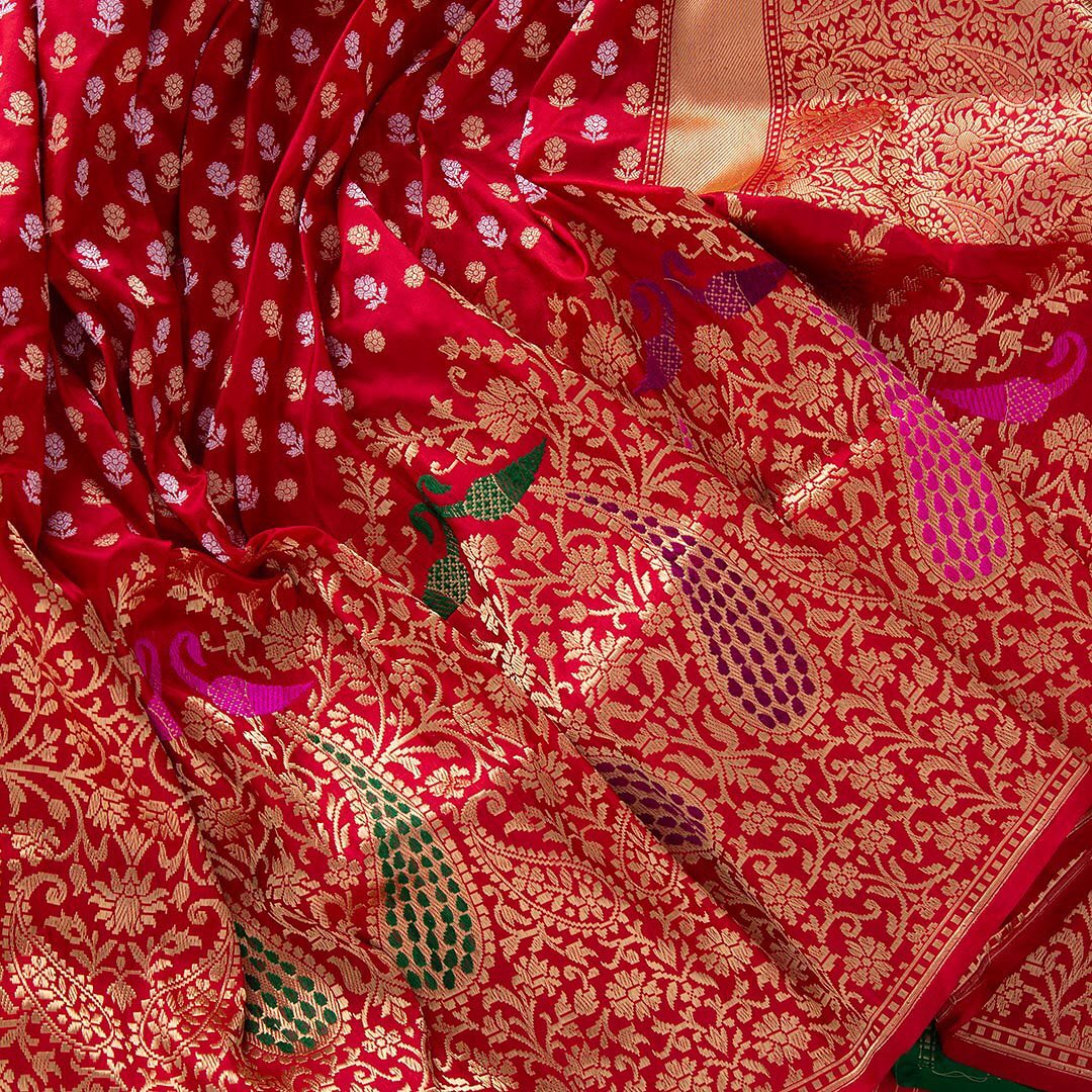 Scintilla Red Soft Banarasi Silk Saree With Piquant Two Blouse Piece