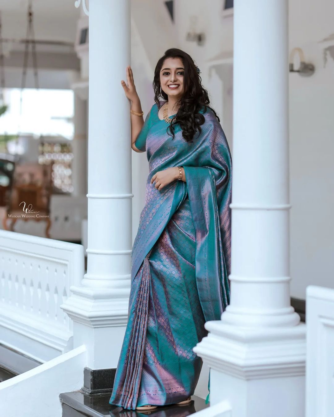 Serendipity Firozi Soft Silk Saree With Susurrous Blouse Piece