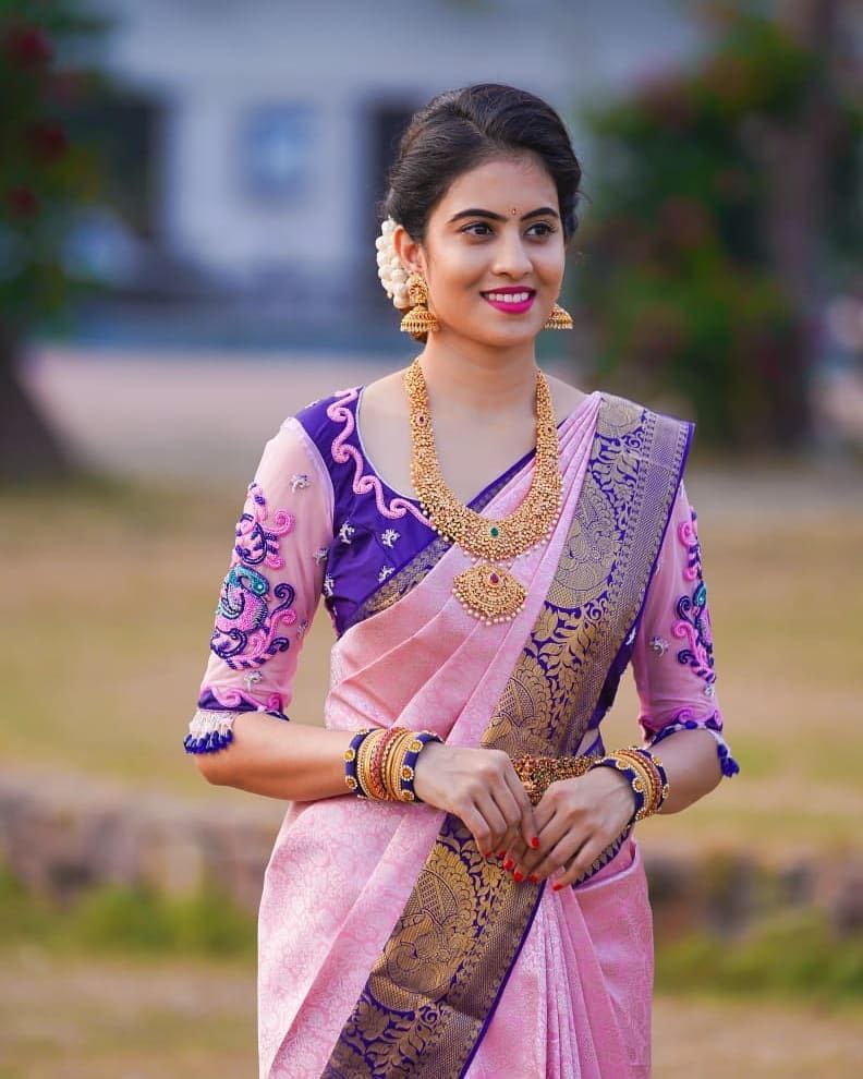 Delectable Pink Soft Banarasi Silk Saree With Two Exemplary Blouse Piece