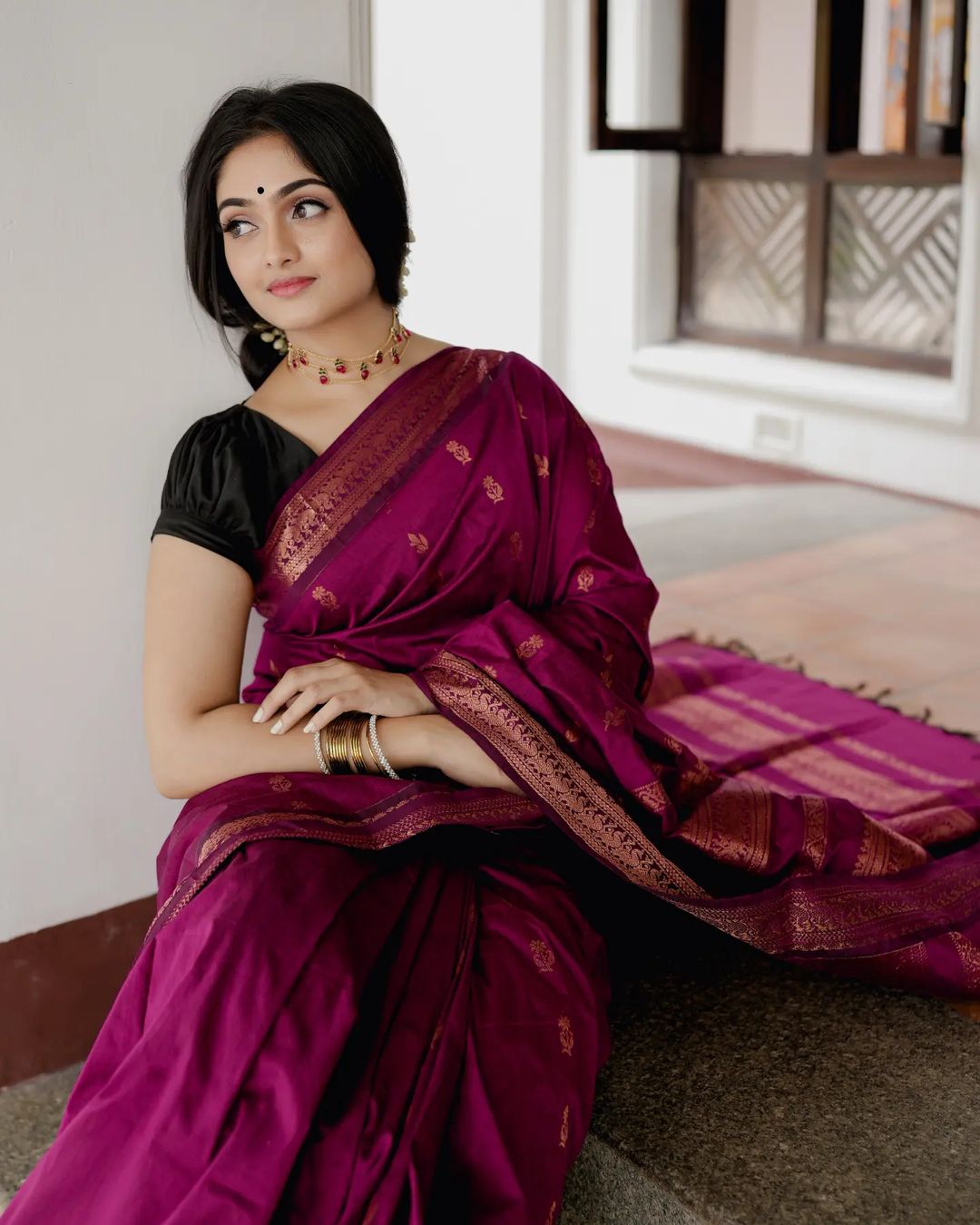 Majesty Purple Soft Silk Saree With Mesmeric Blouse Piece