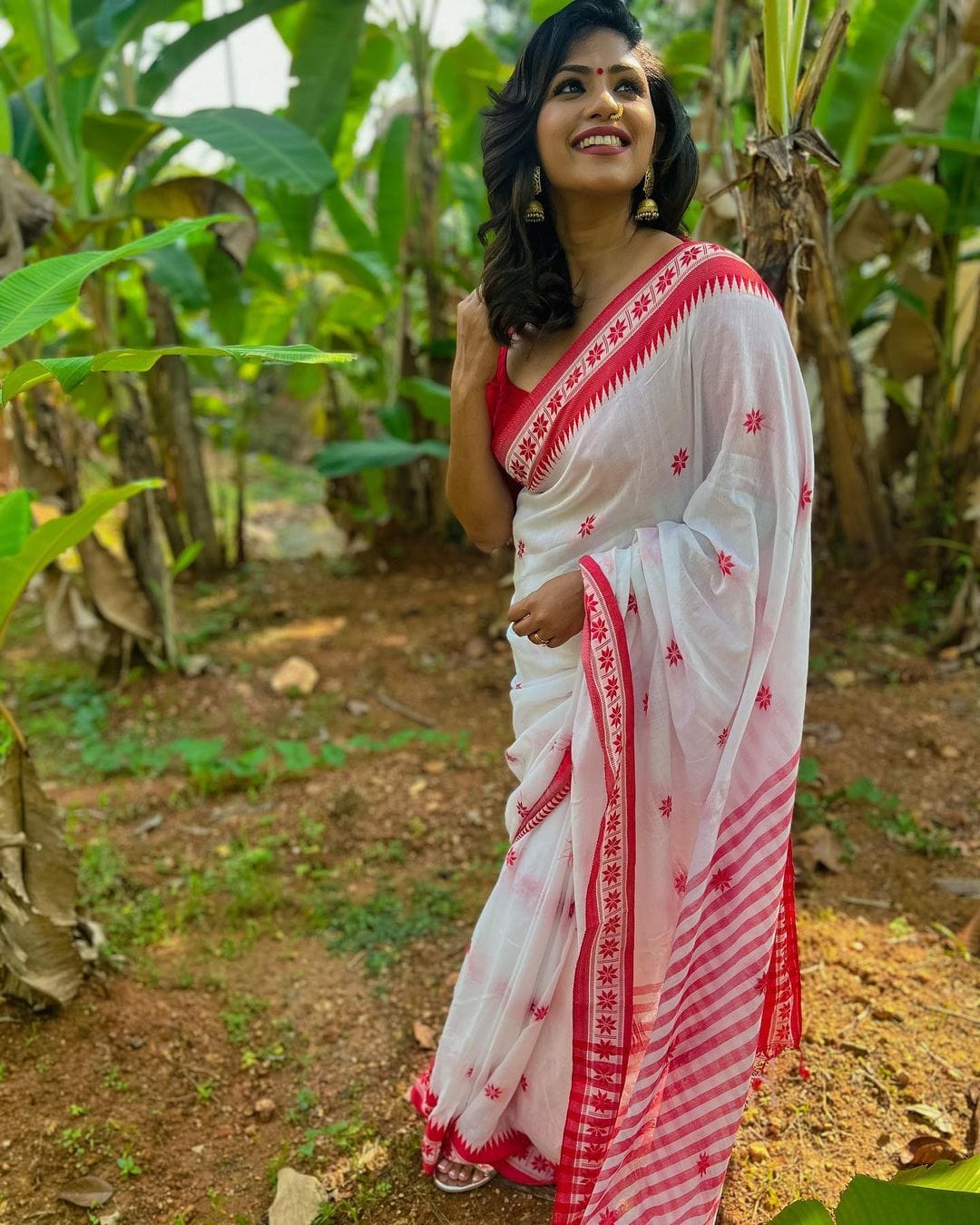 Ethnic White Soft cotton Silk With Adorable Blouse Piece