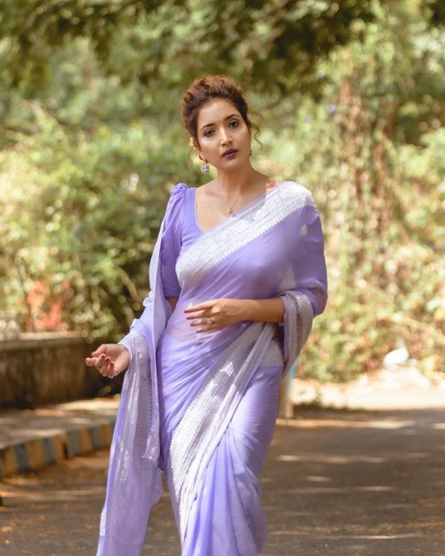 Blooming Lavender Linen Silk Saree With Breathtaking Blouse Piece