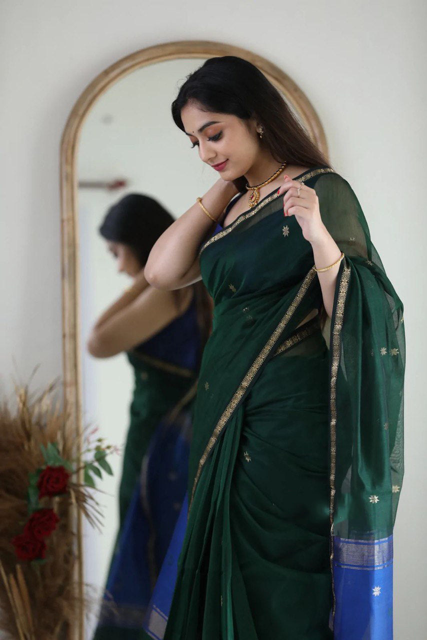 Gratifying Green Cotton Silk Saree With Invaluable Blouse Piece