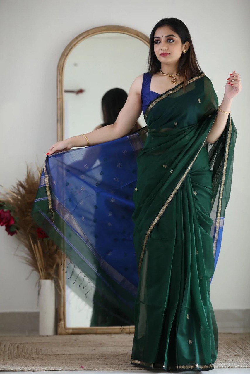 Gratifying Green Cotton Silk Saree With Invaluable Blouse Piece