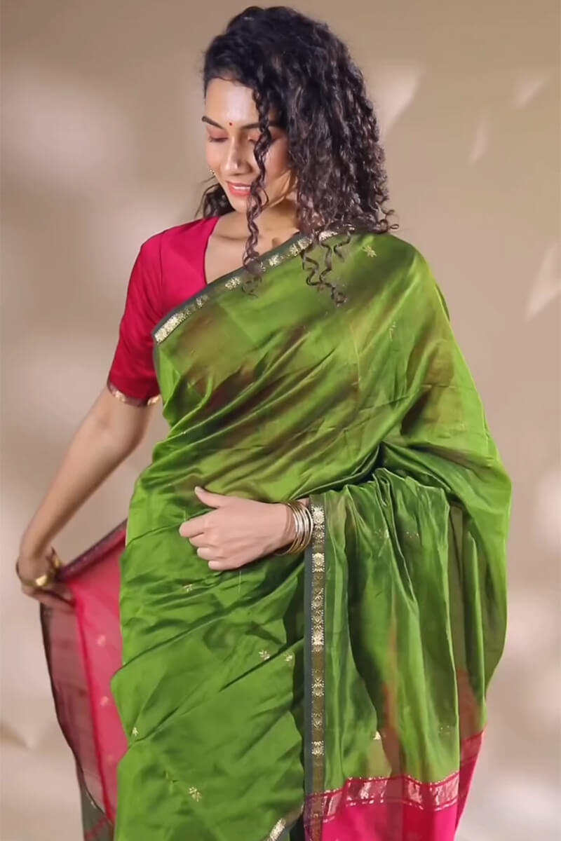 Serendipity Green Cotton Silk Saree With Confounding Blouse Piece