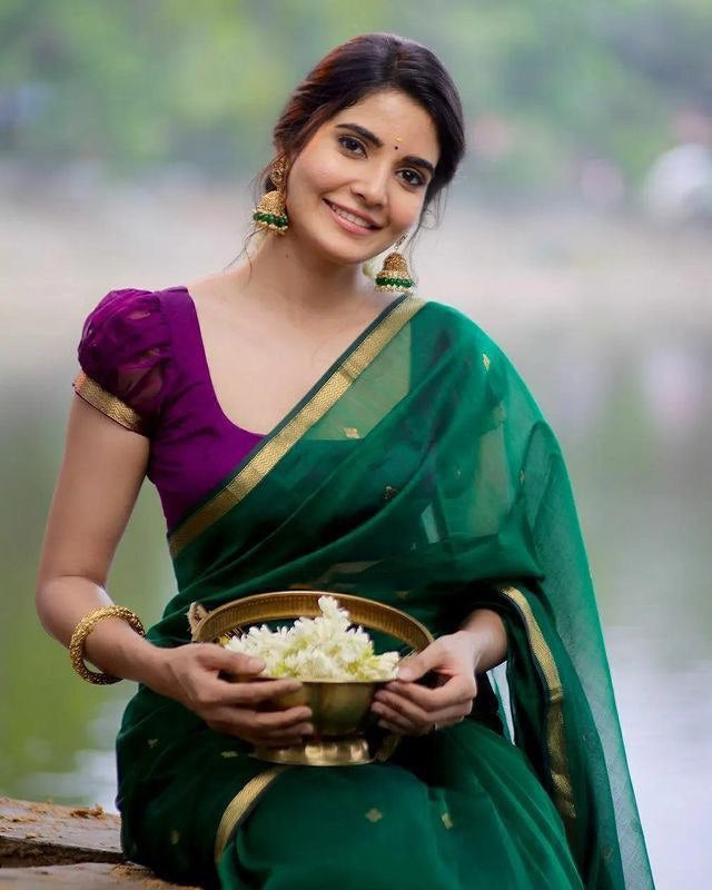 Unique Green Cotton Silk Saree With Phenomenal Blouse Piece