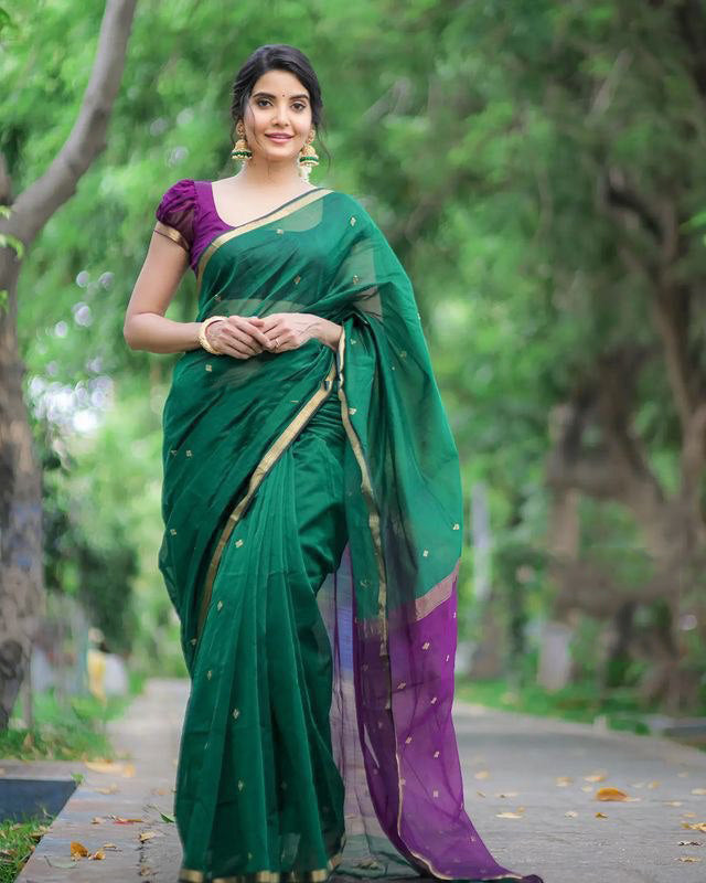 Unique Green Cotton Silk Saree With Phenomenal Blouse Piece