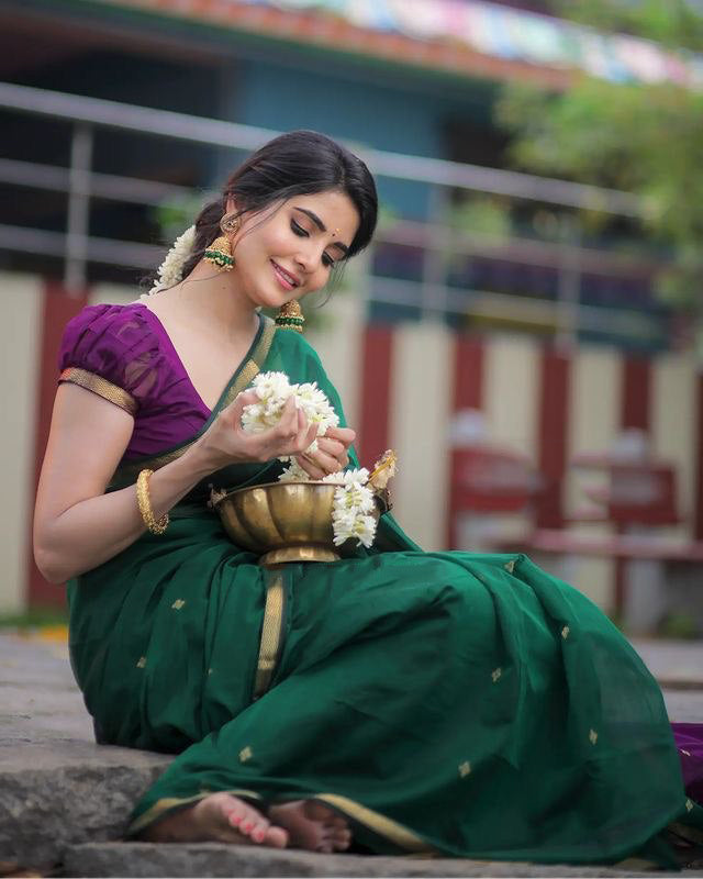 Unique Green Cotton Silk Saree With Phenomenal Blouse Piece