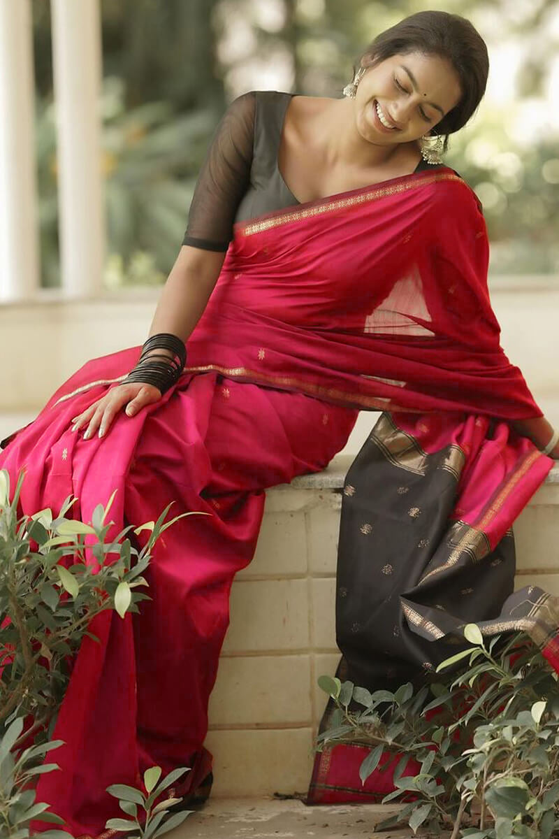 Classic Dark Pink Cotton Silk Saree With Tremendous Blouse Piece