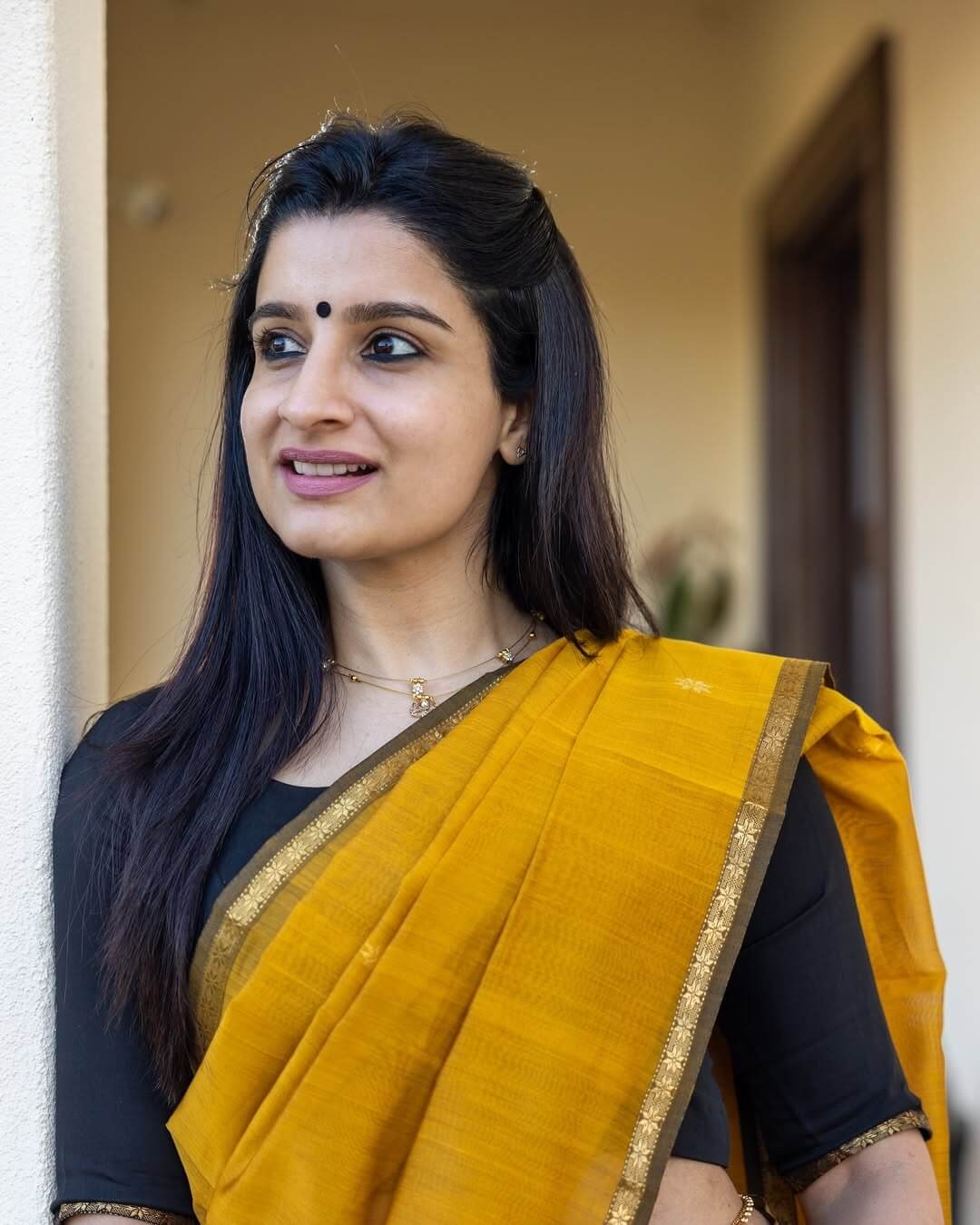 Grandiose Mustard Cotton Silk Saree With Sonorous Blouse Piecec