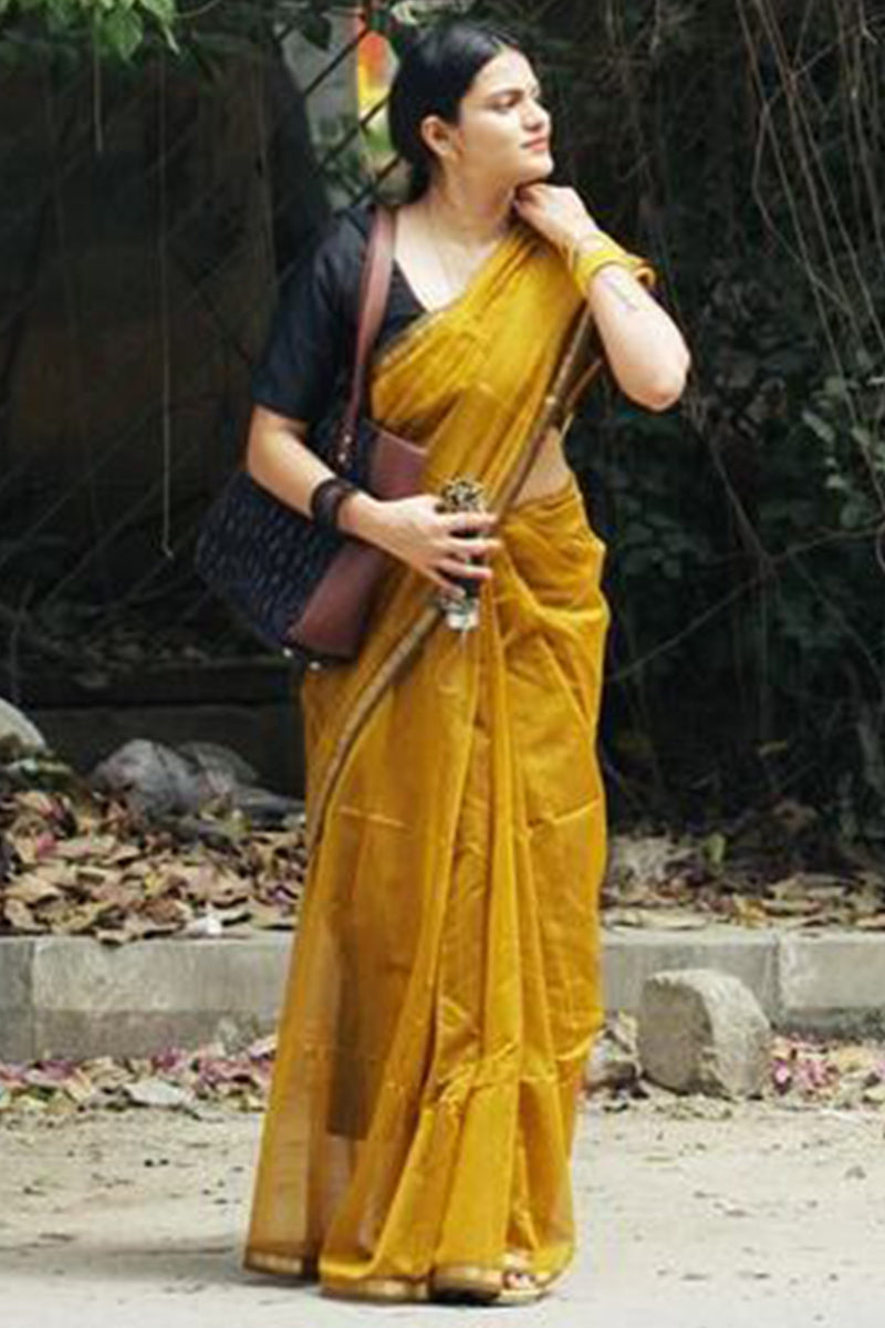 Gratifying Mustard Cotton Silk Saree With Enthralling Blouse Piece