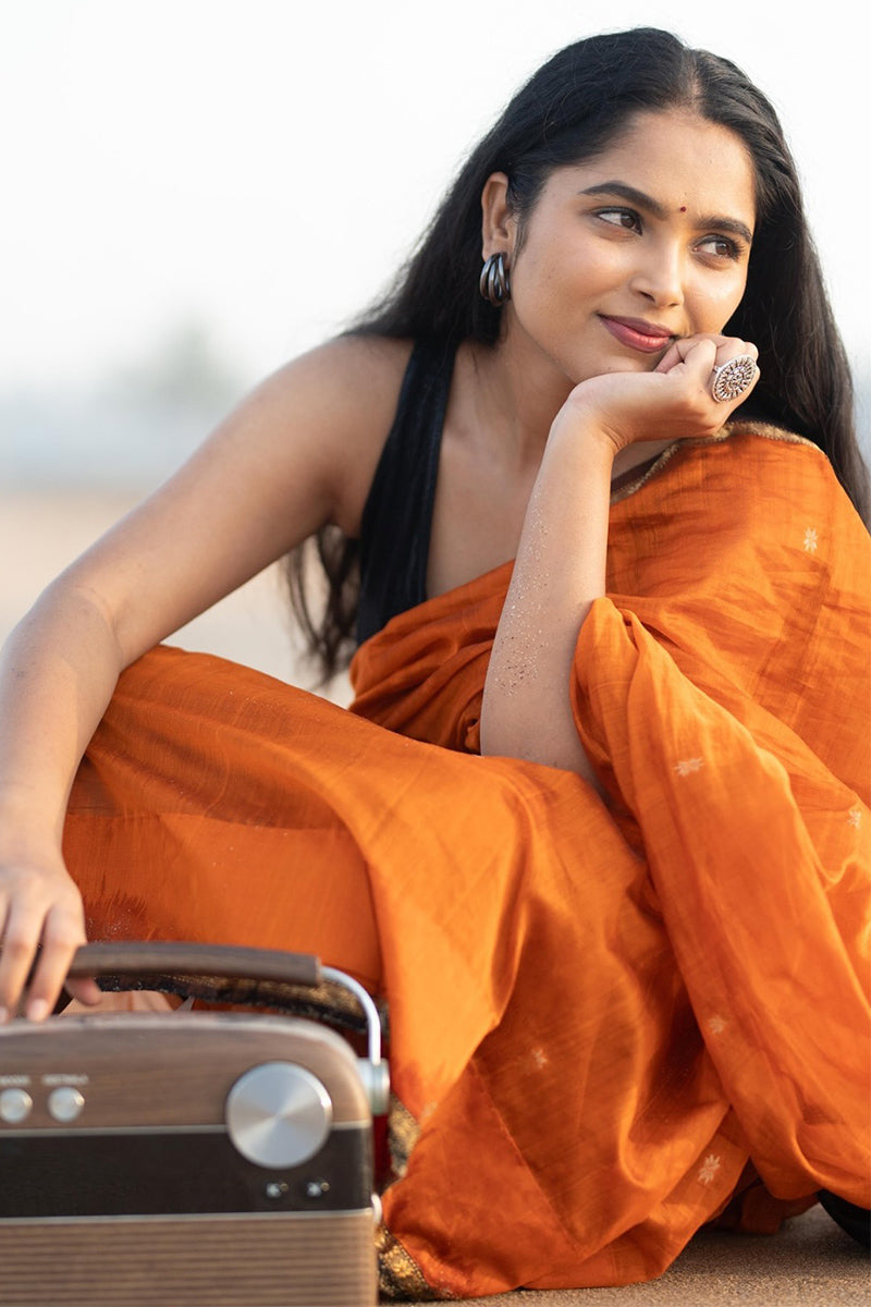 Bewitching Orange Cotton Silk Saree With Quintessential Blouse Piece