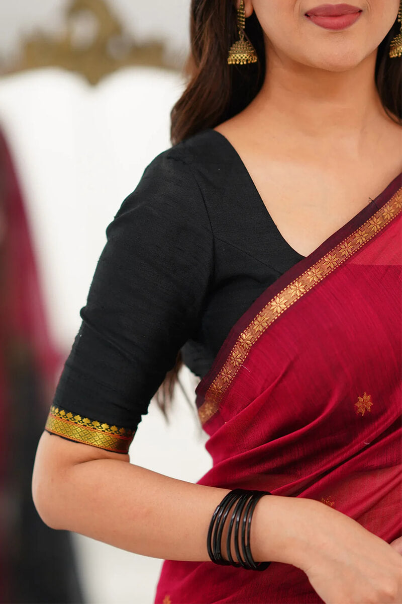 Flaunt Red Cotton Silk Saree With Ravishing Blouse Piece