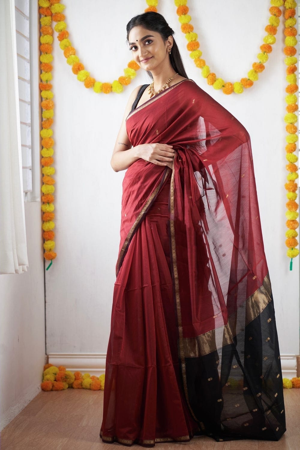 Stunning Red Cotton Silk Saree With Exemplary Blouse Piece