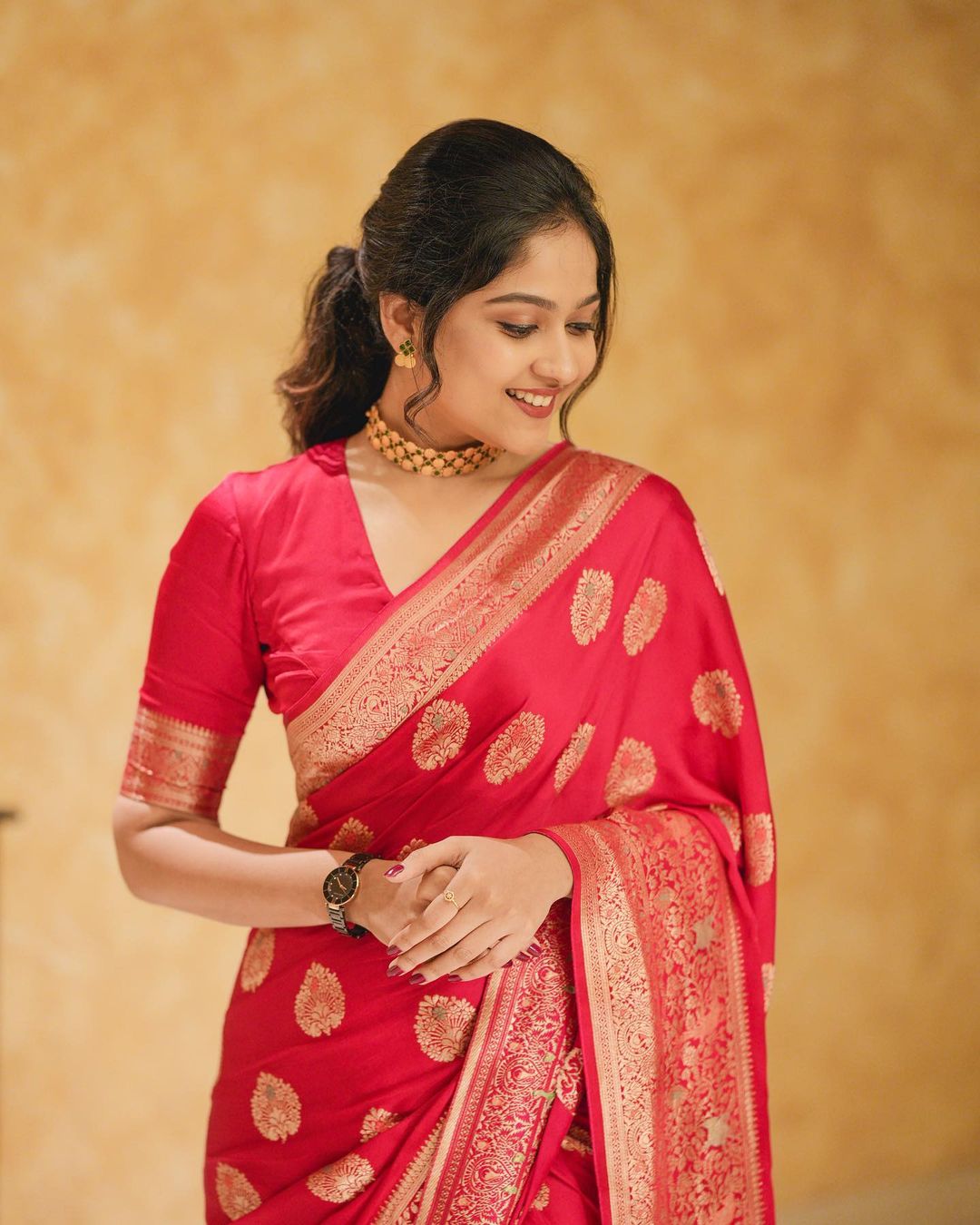 Tremendous glam Red Soft Silk Saree With Desuetude Blouse Piece