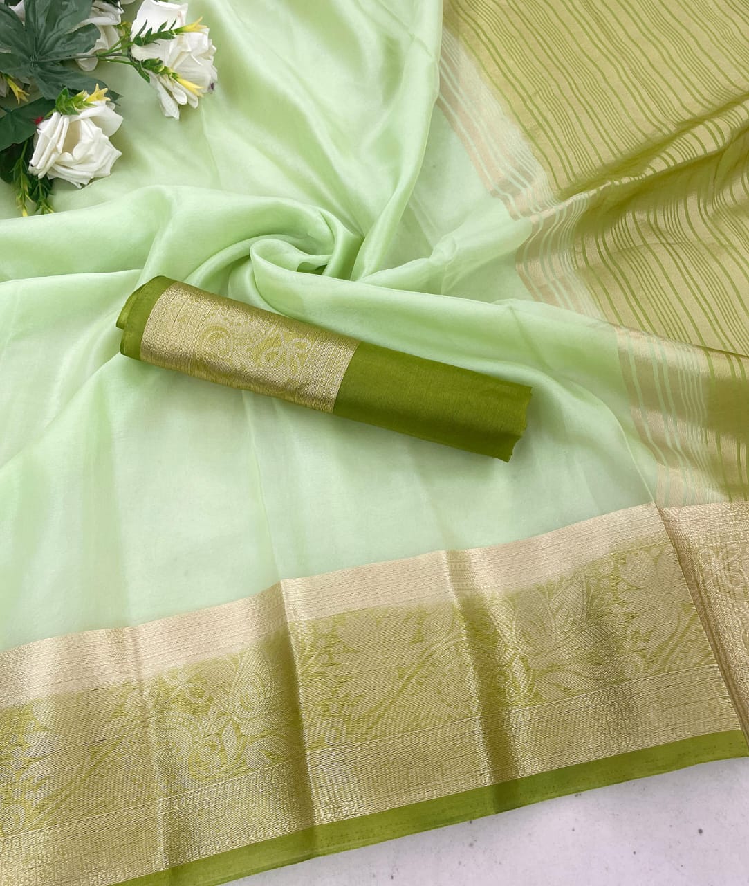 Exuberant Pista Orgenza Silk Saree With Glamorous Blouse Piece