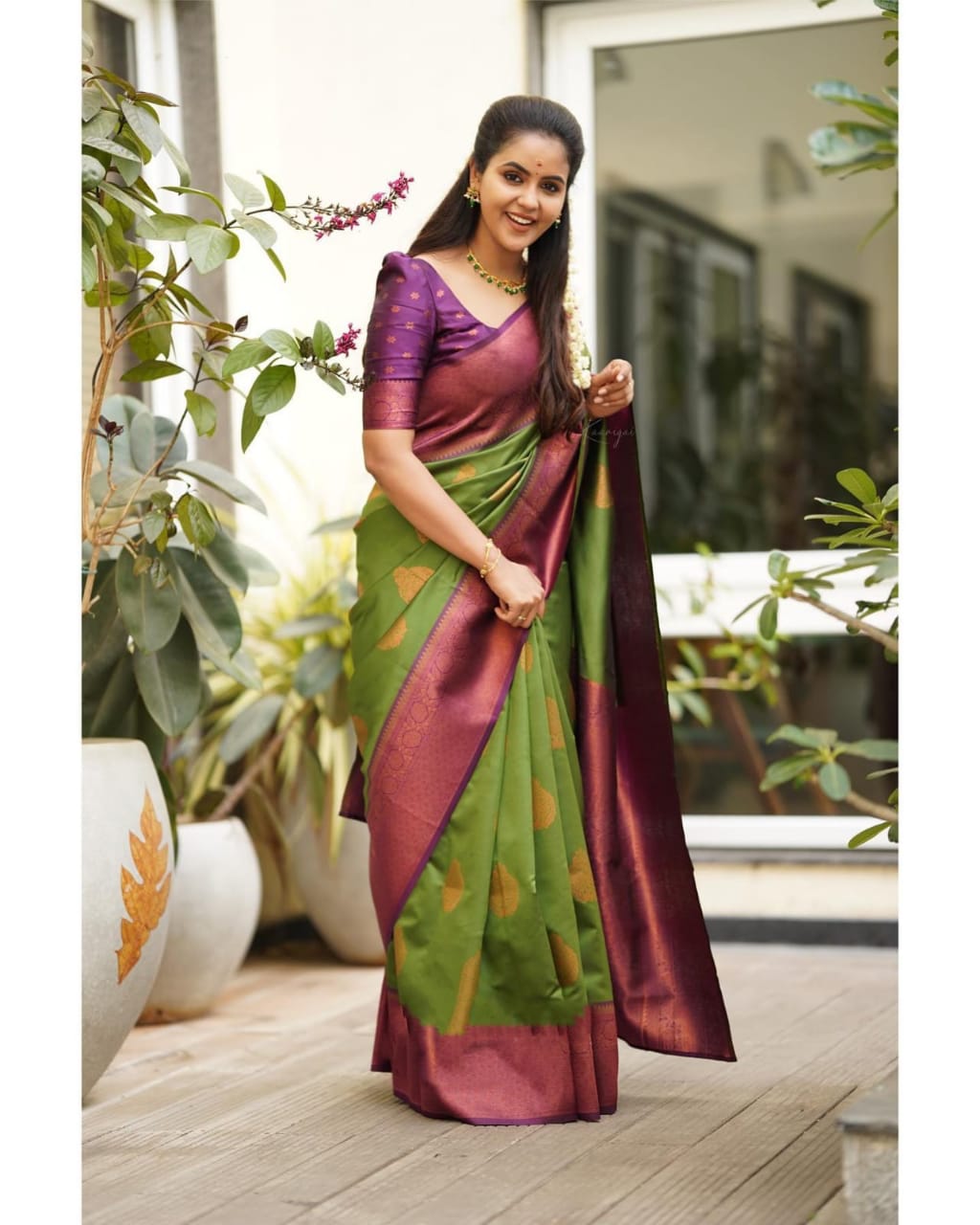 Lagniappe Green Soft Silk Saree With Mellifluous Blouse Piece