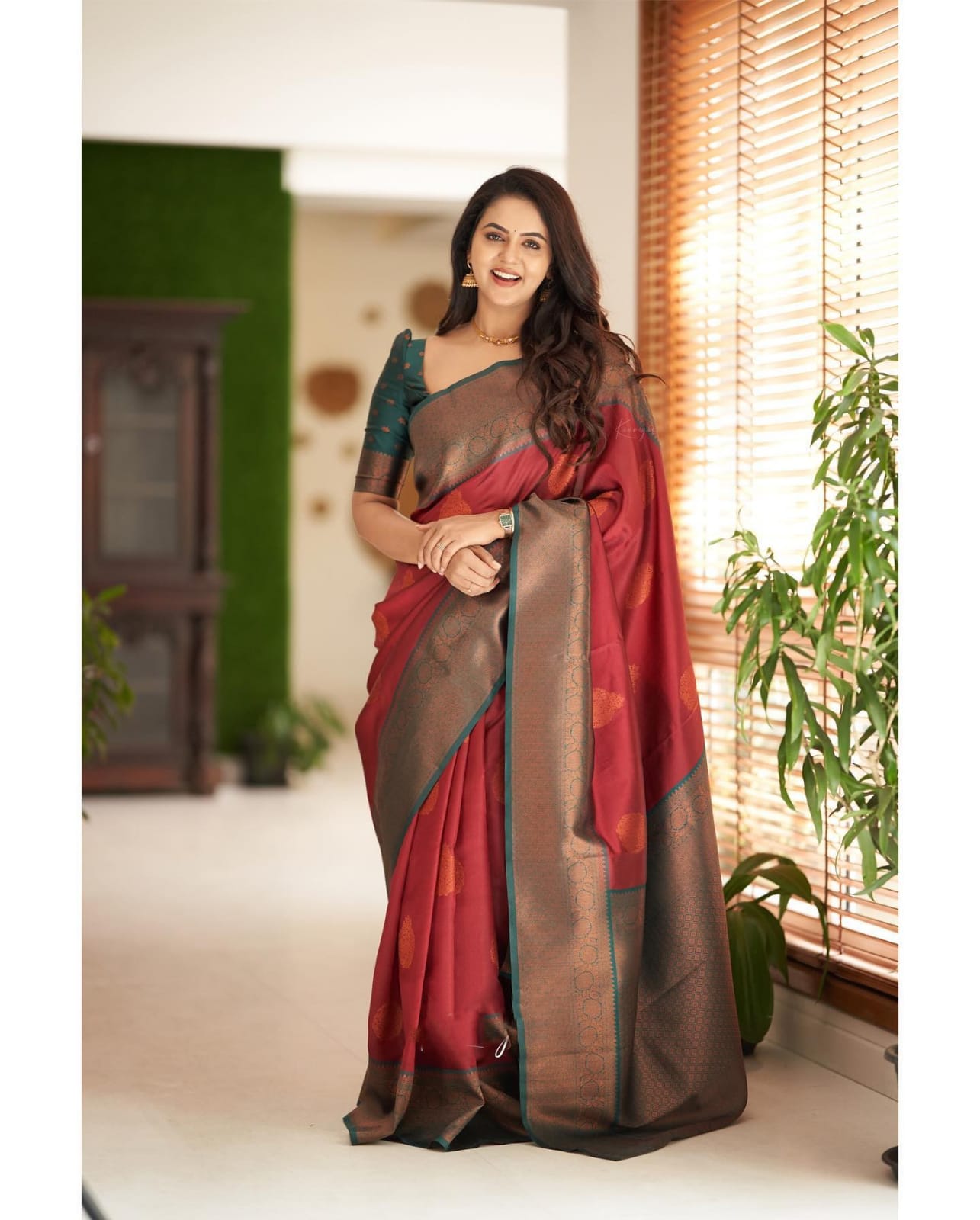 Lassitude Maroon Soft Silk Saree With Moiety Blouse Piece